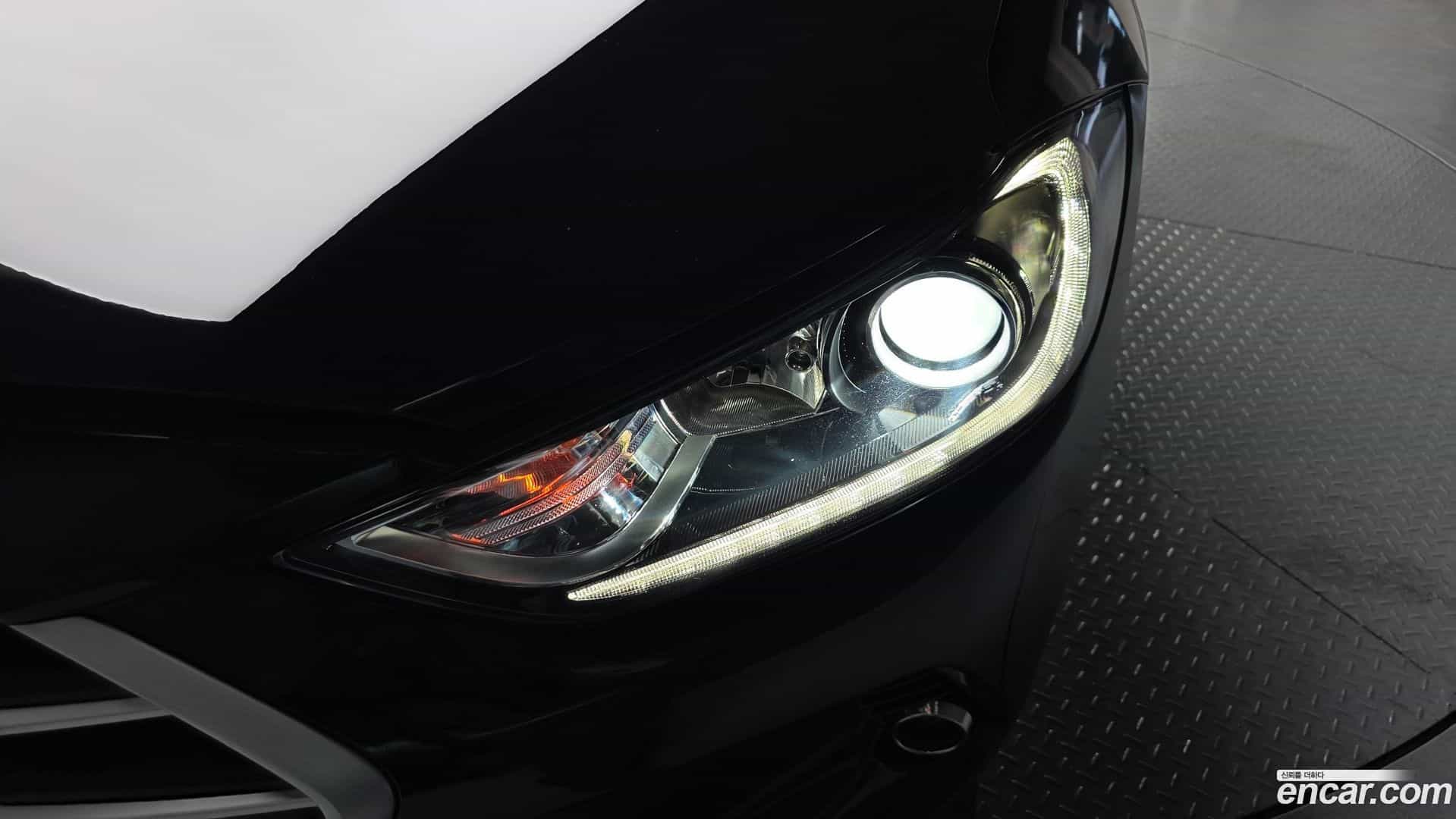 AVANTE Hyundai 2016.2-OUTER-032