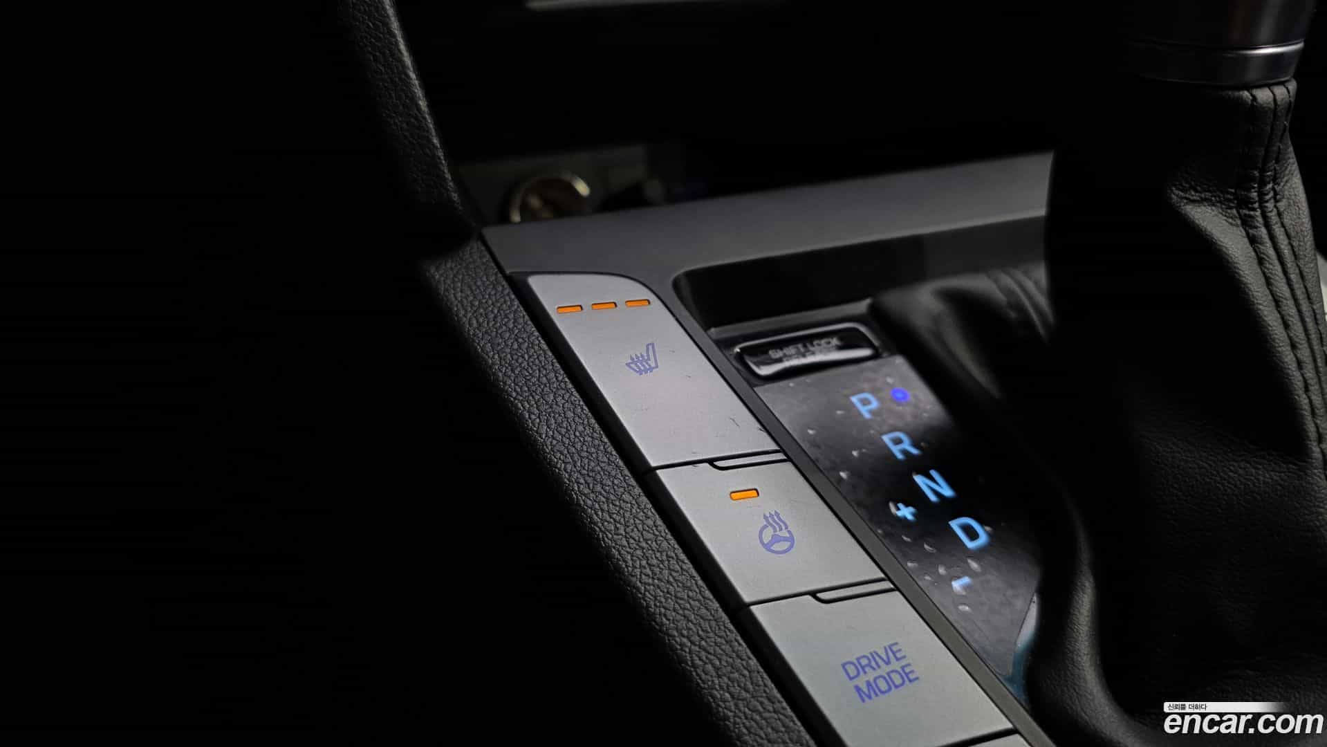 AVANTE Hyundai 2016.2-INNER-036