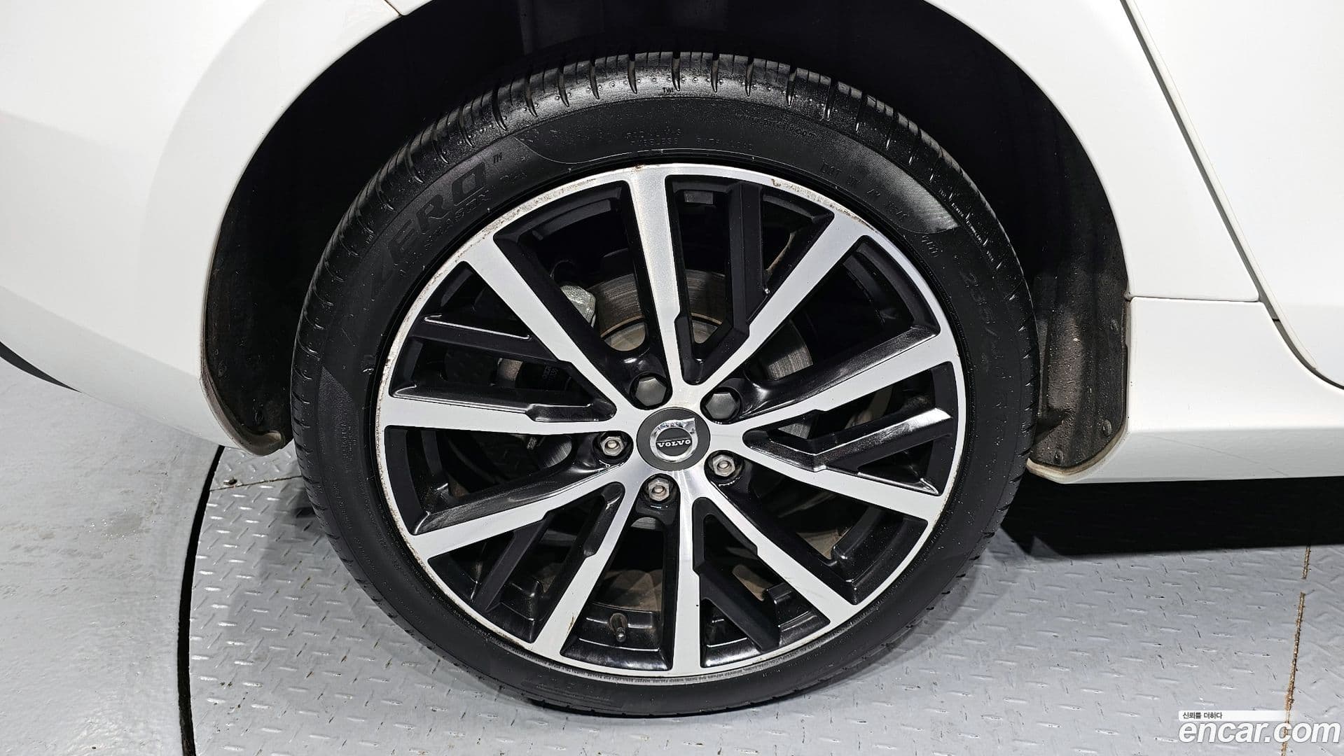Main__Slider__Photo:V40 Volvo 2018.4-4