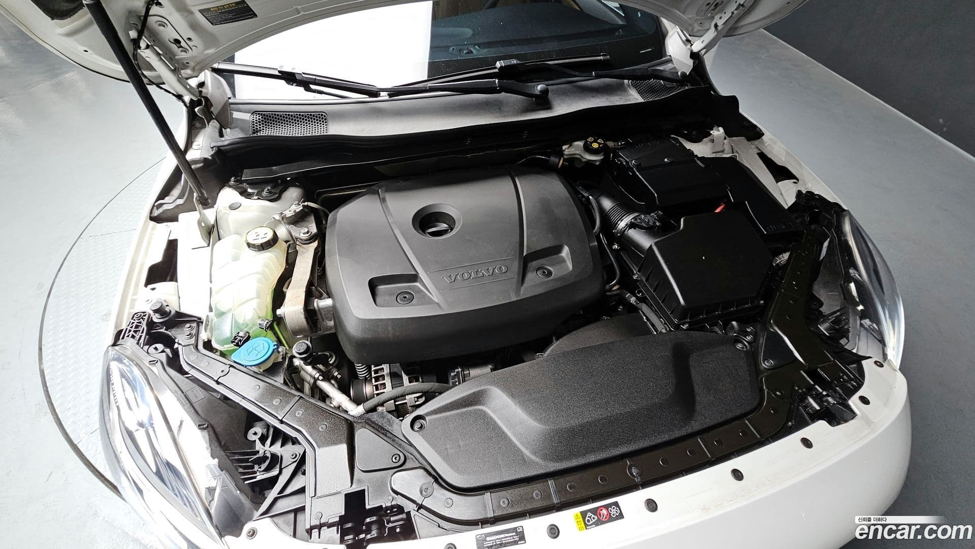 Main__Slider__Photo:V40 Volvo 2018.4-5