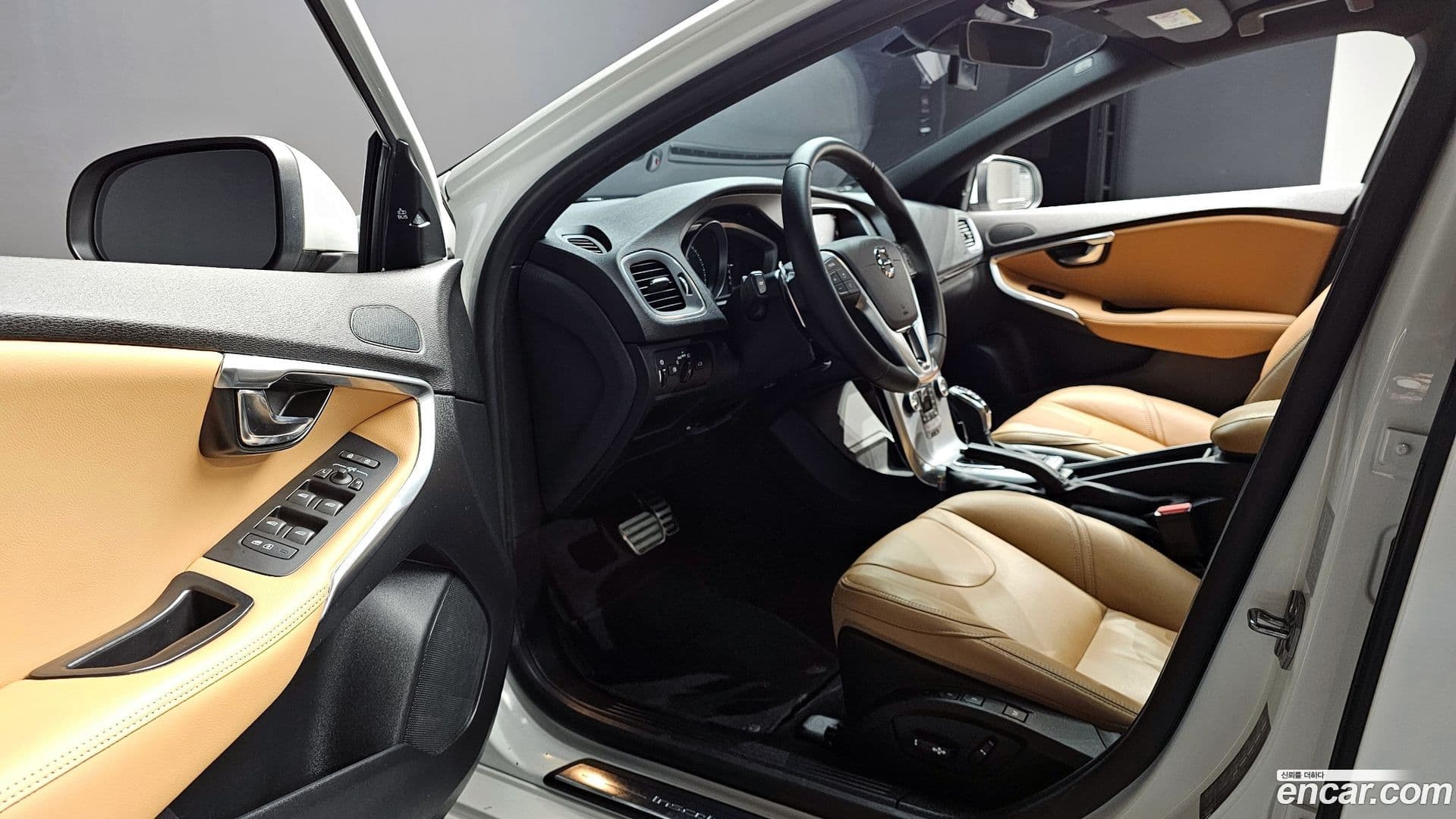Main__Slider__Photo:V40 Volvo 2018.4-9