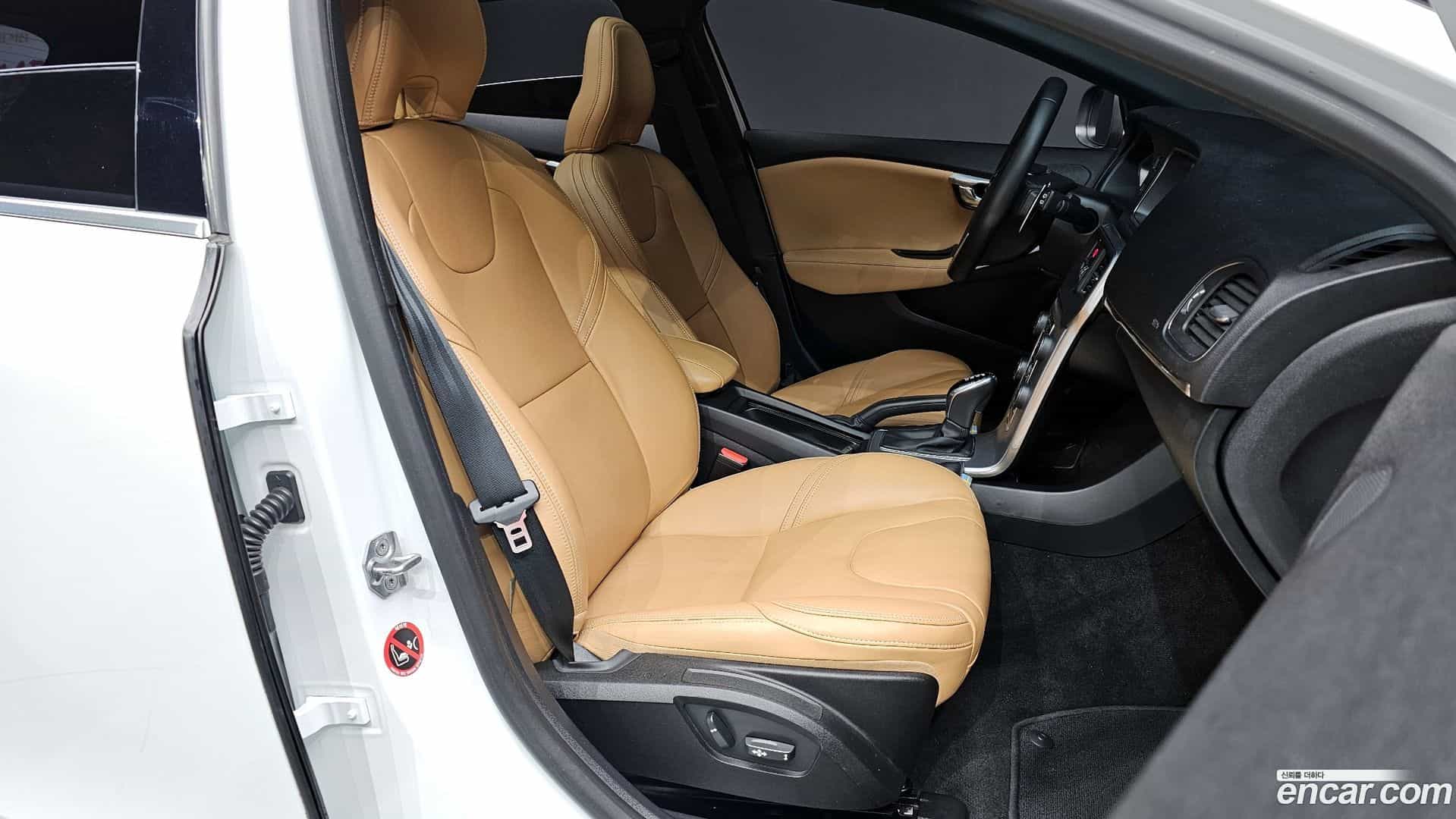 V40 Volvo 2018.4-OPTION-015