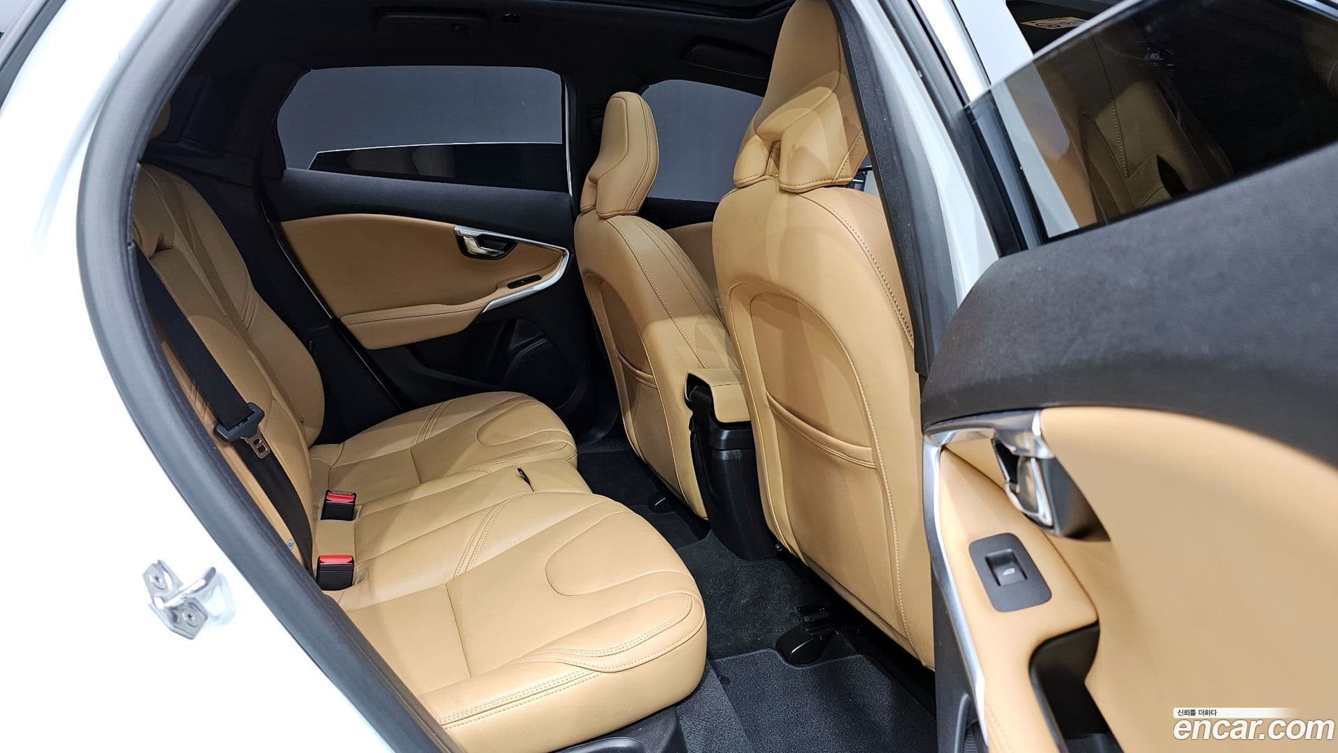 Main__Slider__Photo:V40 Volvo 2018.4-11