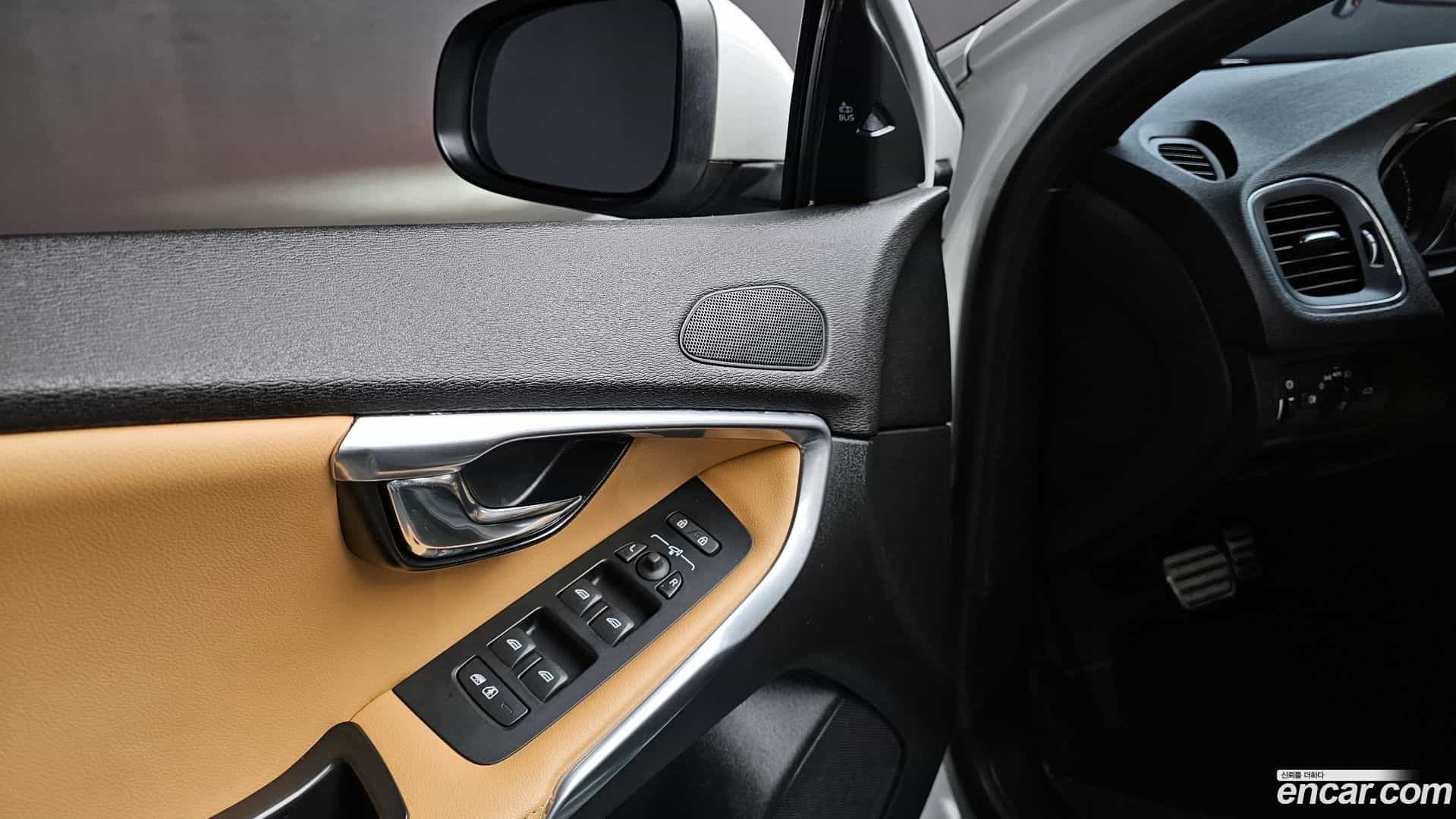 V40 Volvo 2018.4-OPTION-017