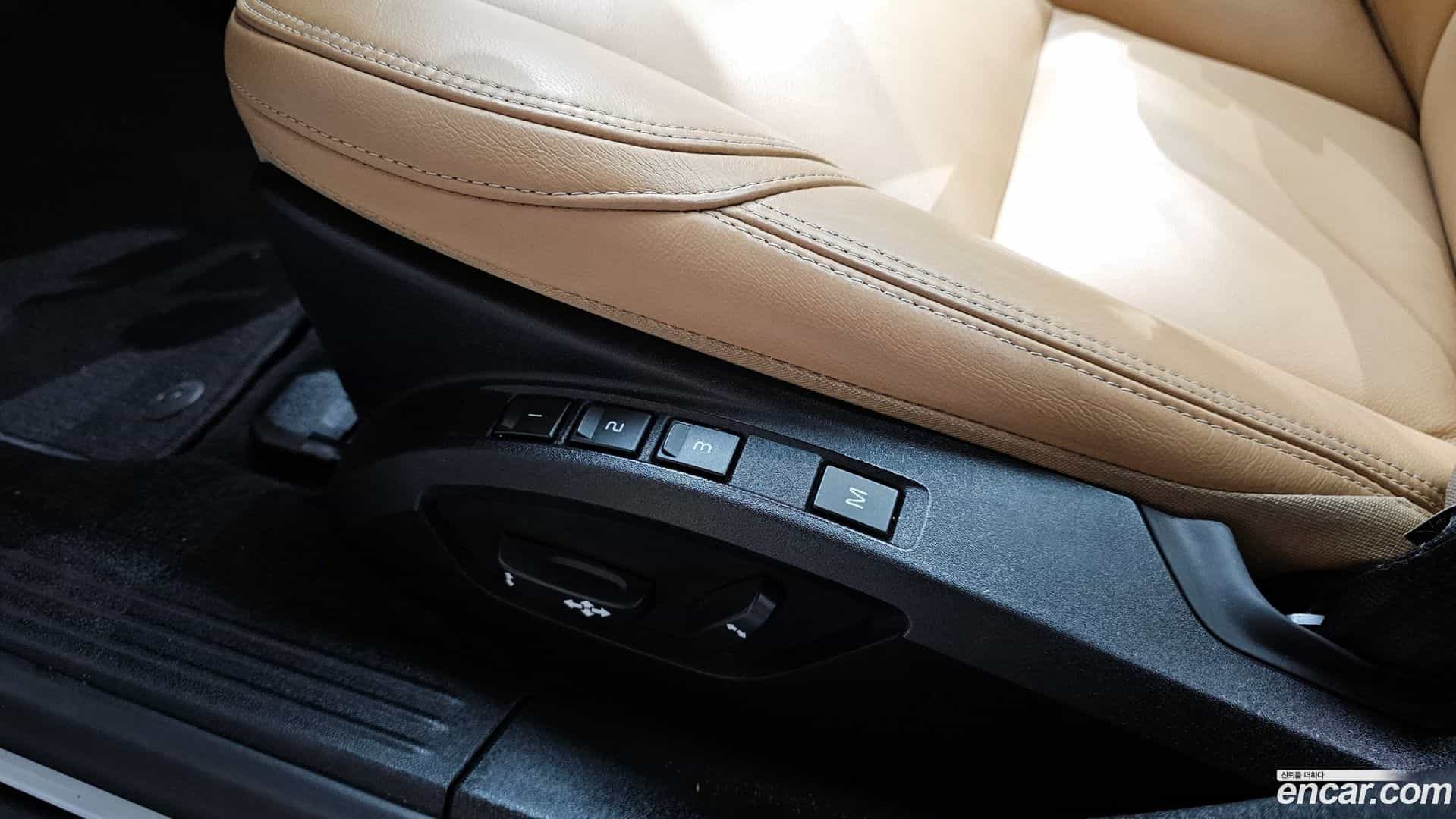 V40 Volvo 2018.4-OPTION-019