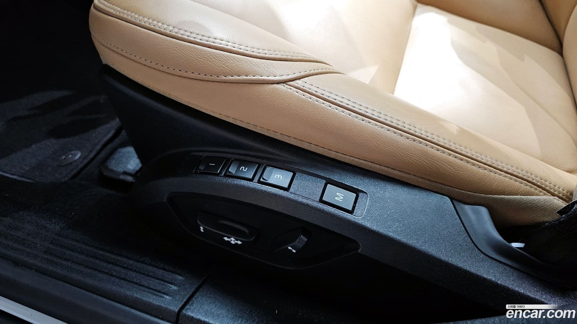 Main__Slider__Photo:V40 Volvo 2018.4-14