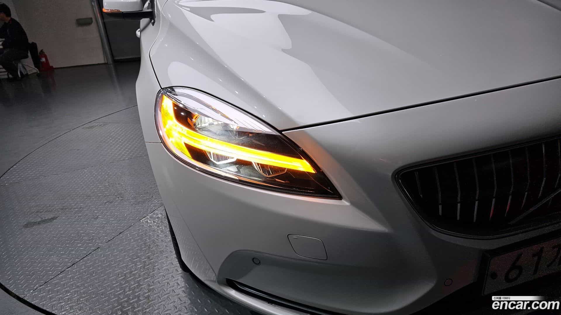V40 Volvo 2018.4-OUTER-032