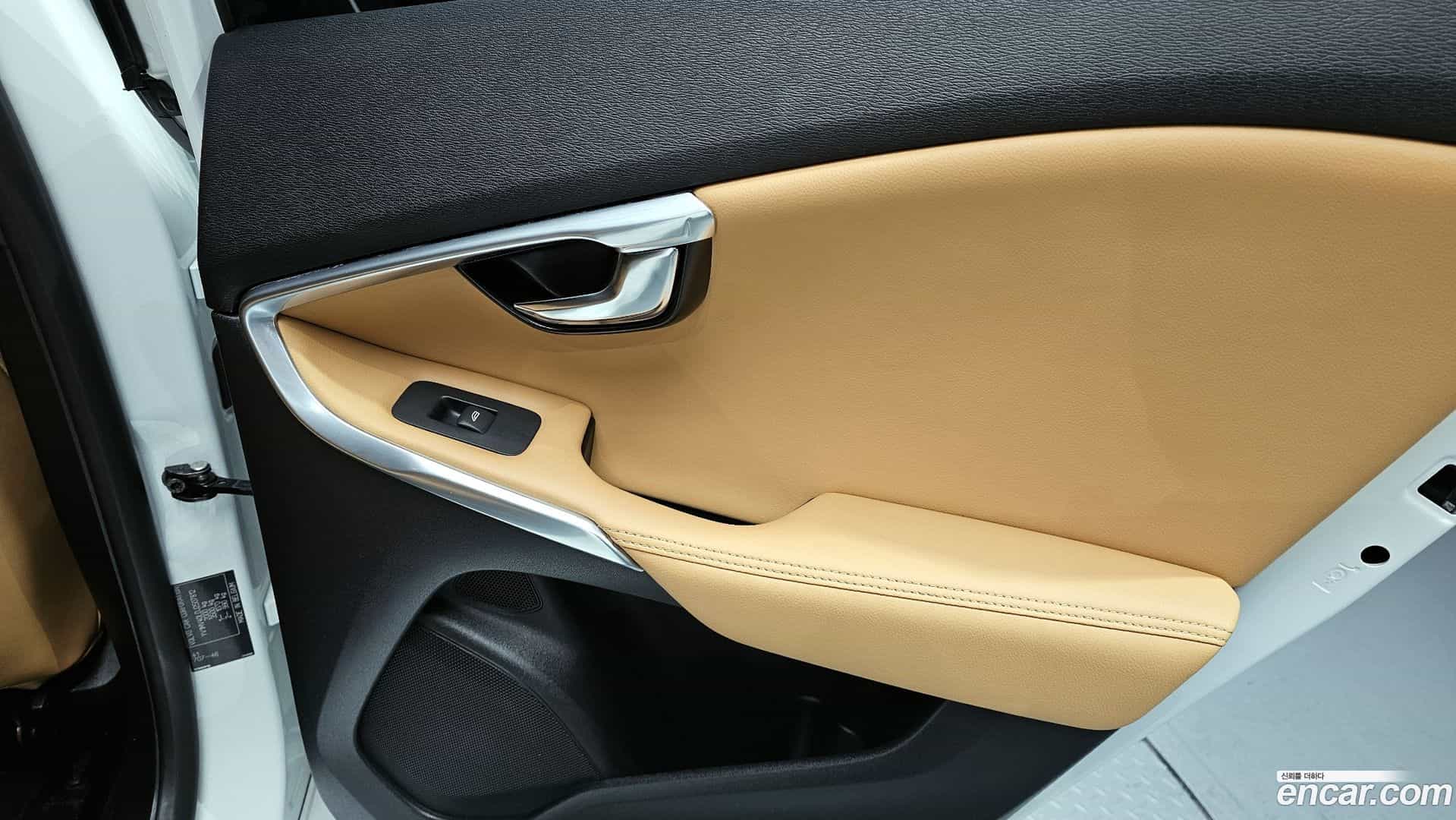 V40 Volvo 2018.4-INNER-035