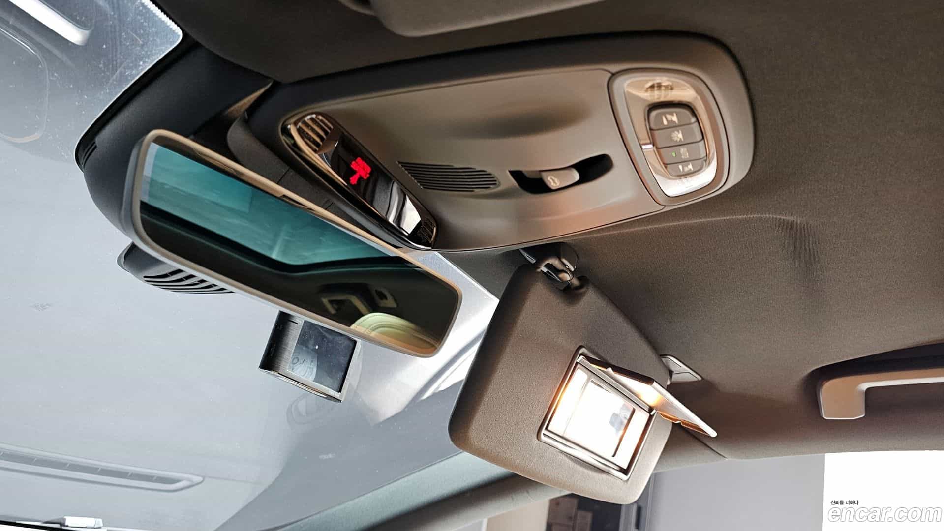 V40 Volvo 2018.4-OPTION-040