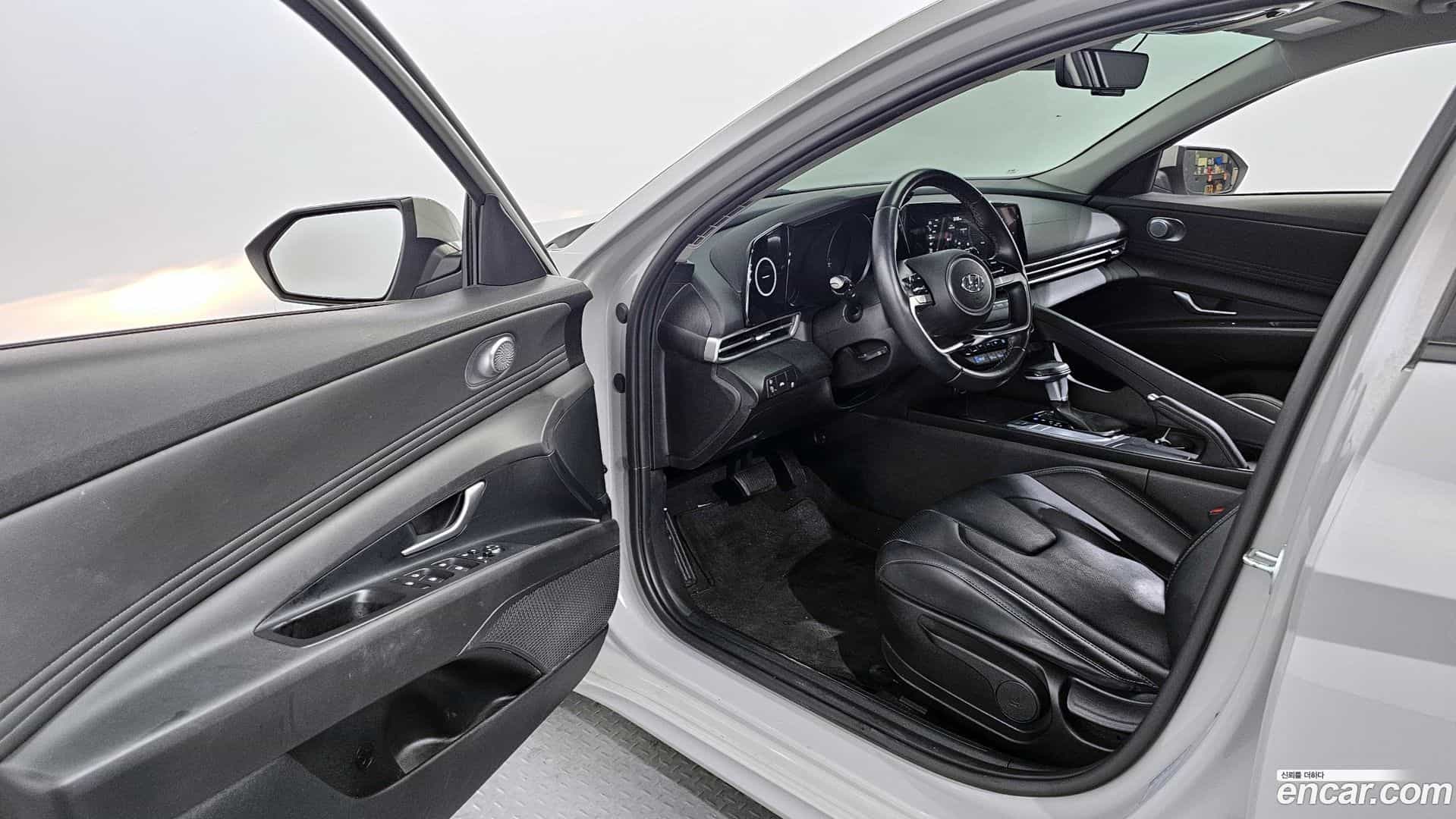 AVANTE Hyundai 2022.0-INNER-010