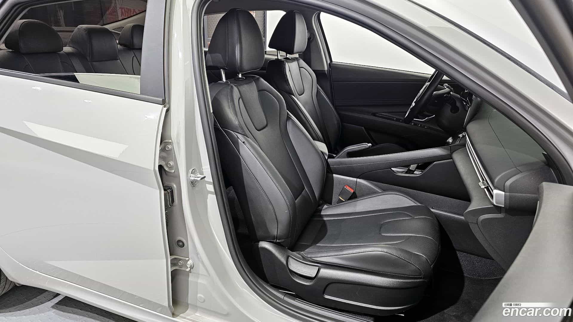 AVANTE Hyundai 2022.0-OPTION-016