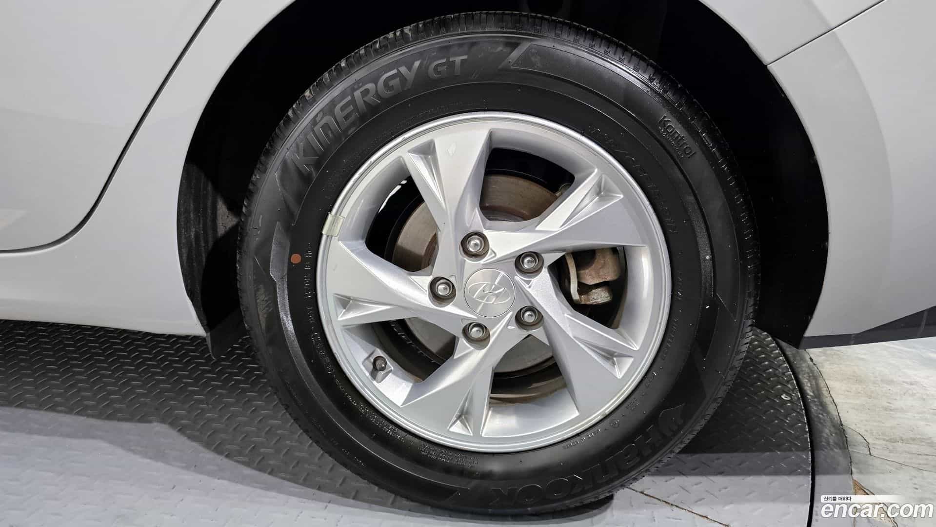 AVANTE Hyundai 2022.0-OUTER-031