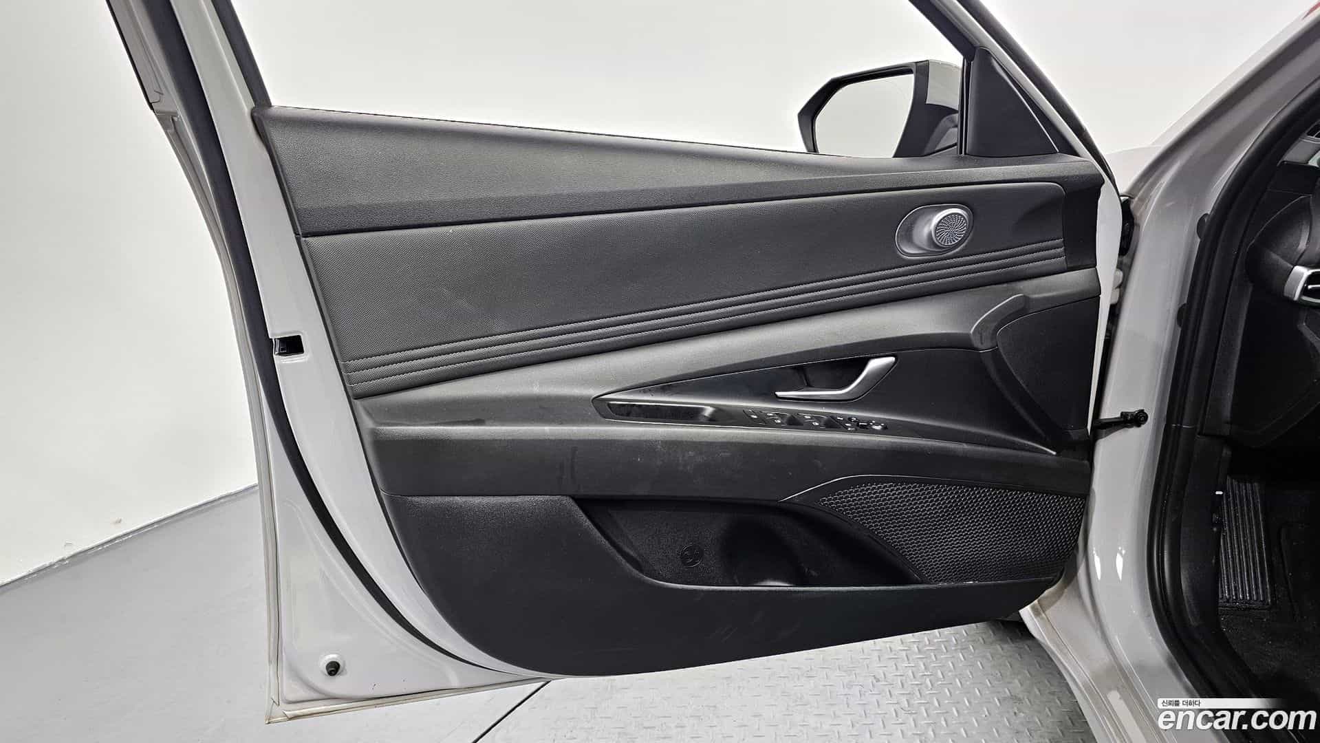 AVANTE Hyundai 2022.0-INNER-034
