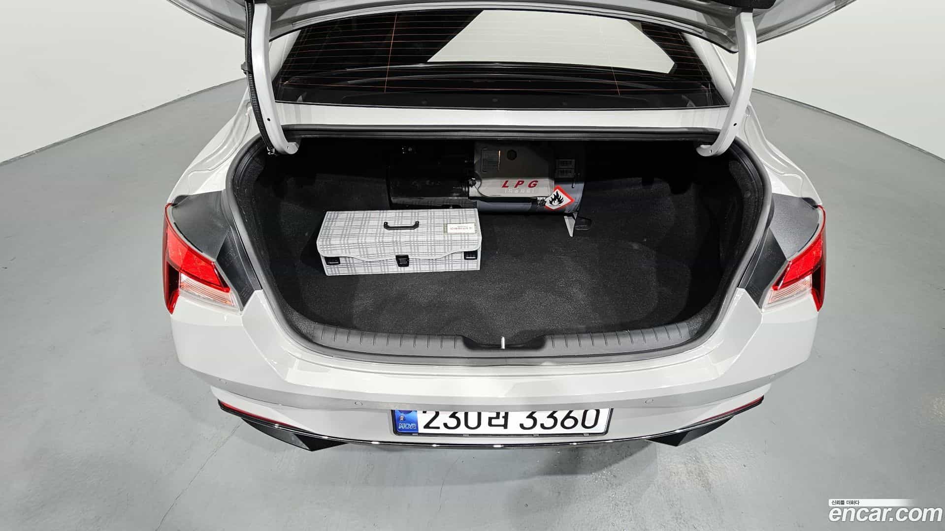 AVANTE Hyundai 2022.0-OPTION-040