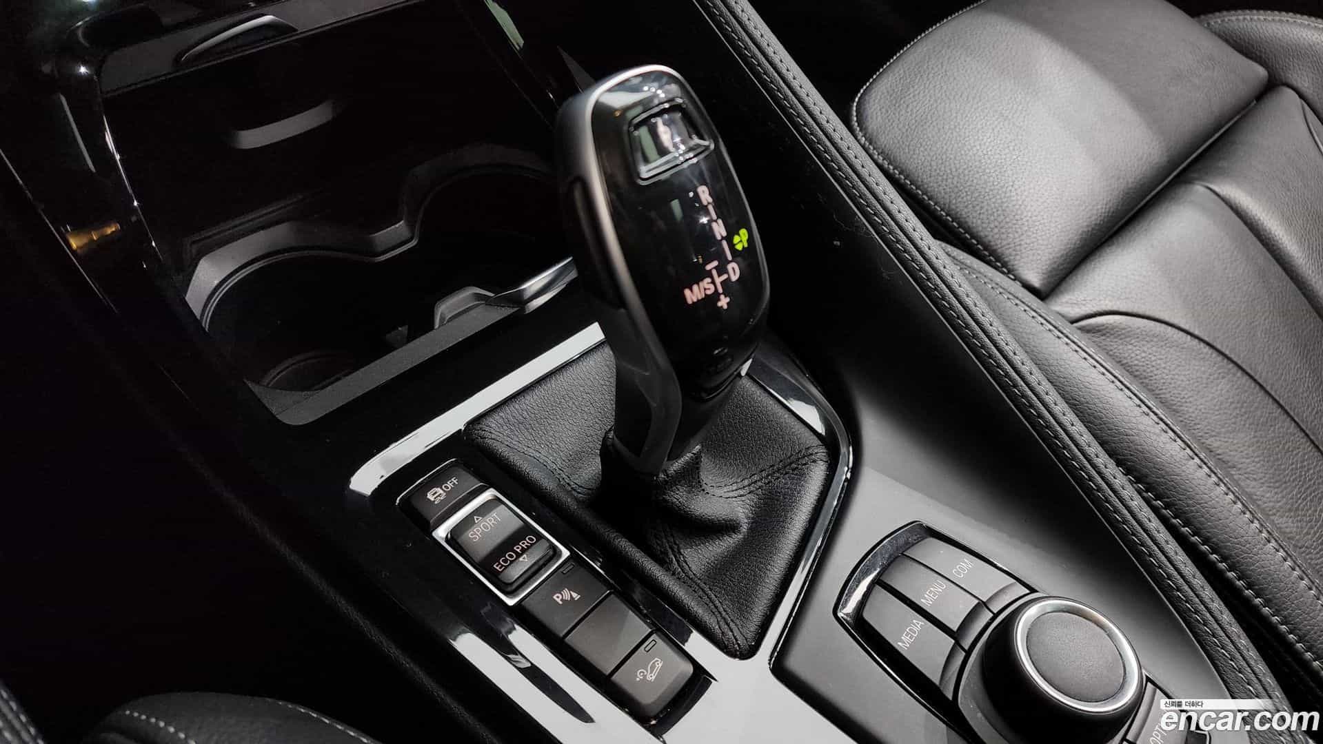 X1 BMW 2018.8-INNER-009