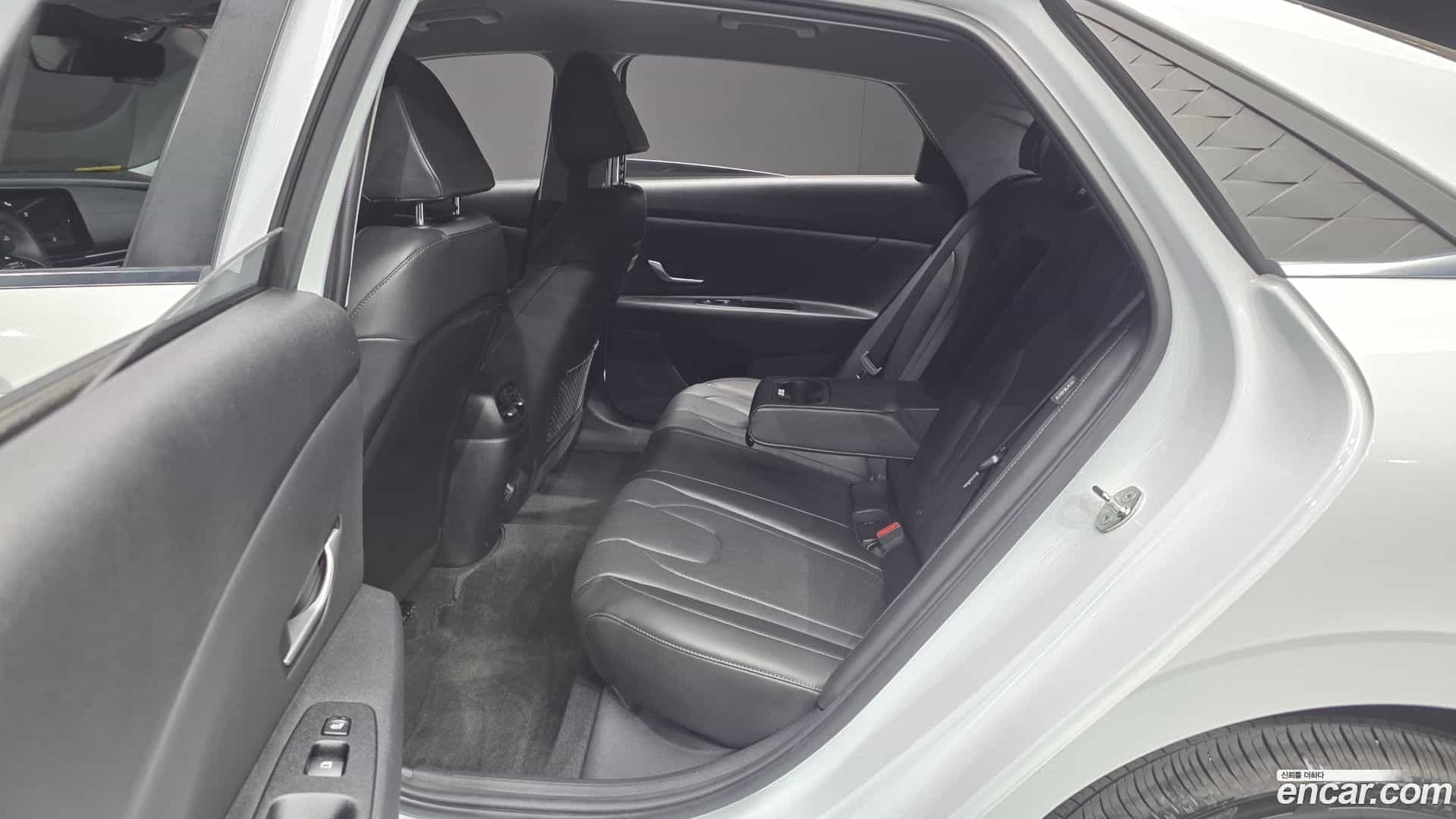 AVANTE Hyundai 2024.6-OPTION-016