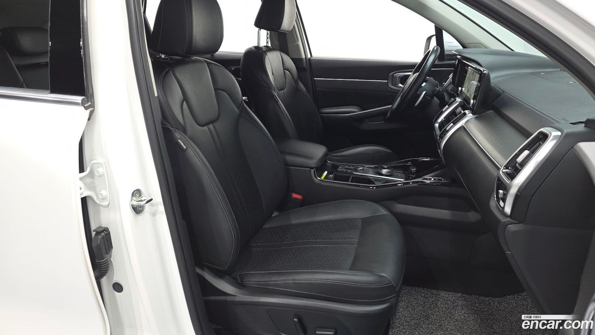 Main__Slider__Photo:Sorento Kia 2022.3-11