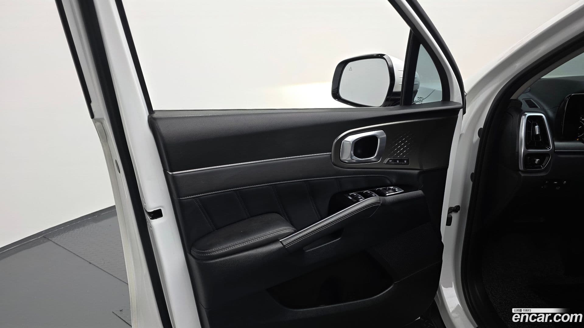 Main__Slider__Photo:Sorento Kia 2022.3-23