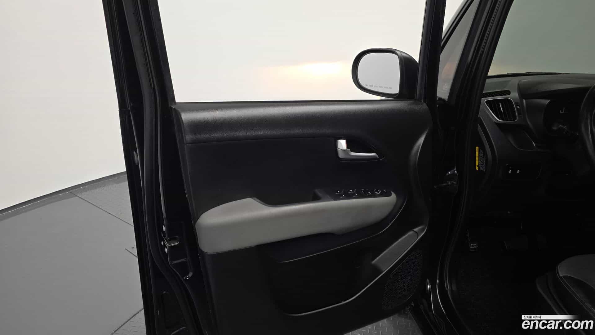 RAY Kia 2022.1-INNER-034