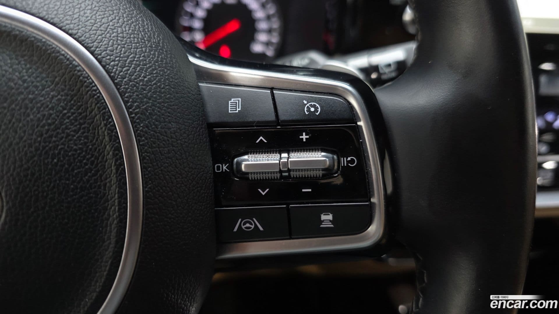 Main__Slider__Photo:Sorento Kia 2020.9-12