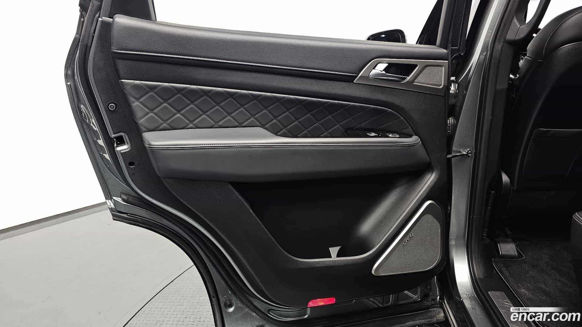 Rexton KG Mobility 2017.5-INNER-035