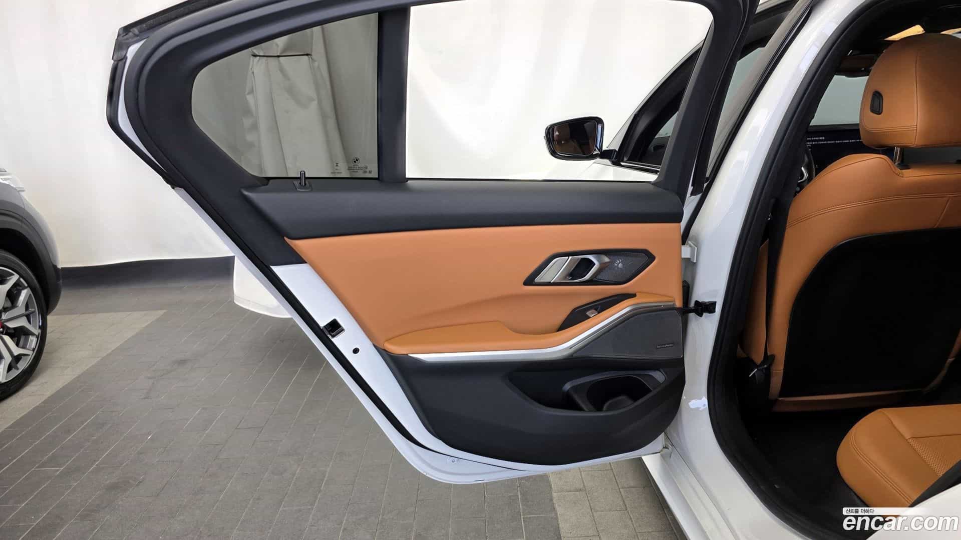 3-Series BMW 2025.5-INNER-035