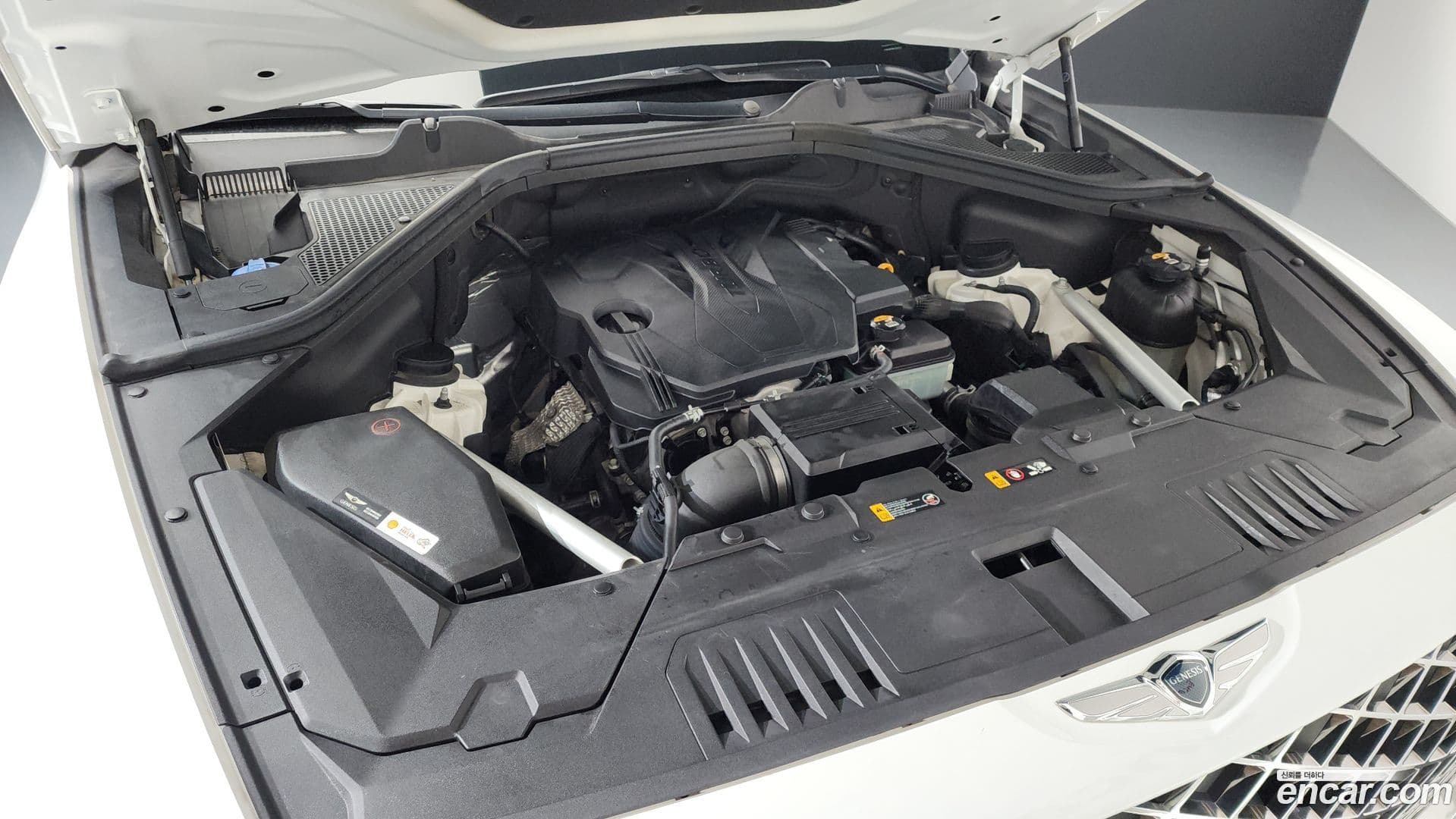 Main__Slider__Photo:GV80 Genesis 2020.5-5