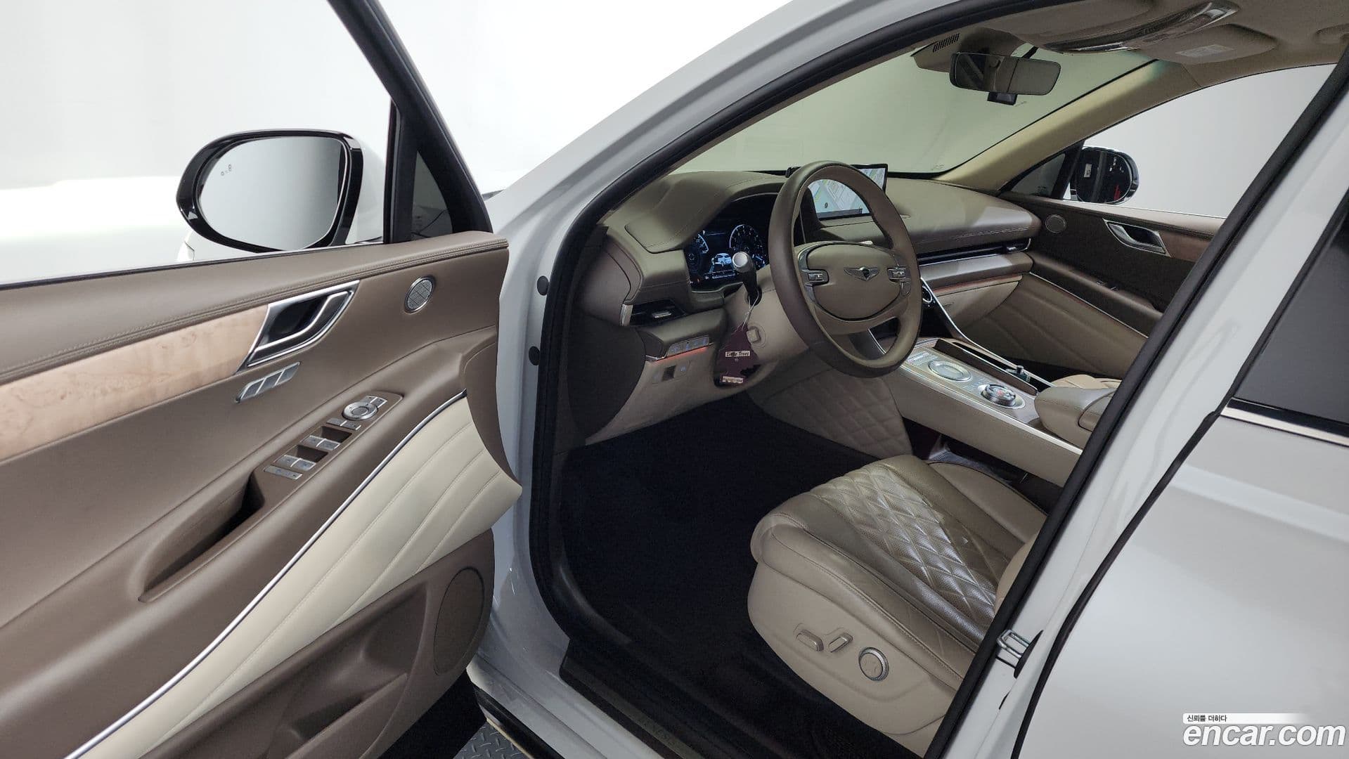 Main__Slider__Photo:GV80 Genesis 2020.5-9