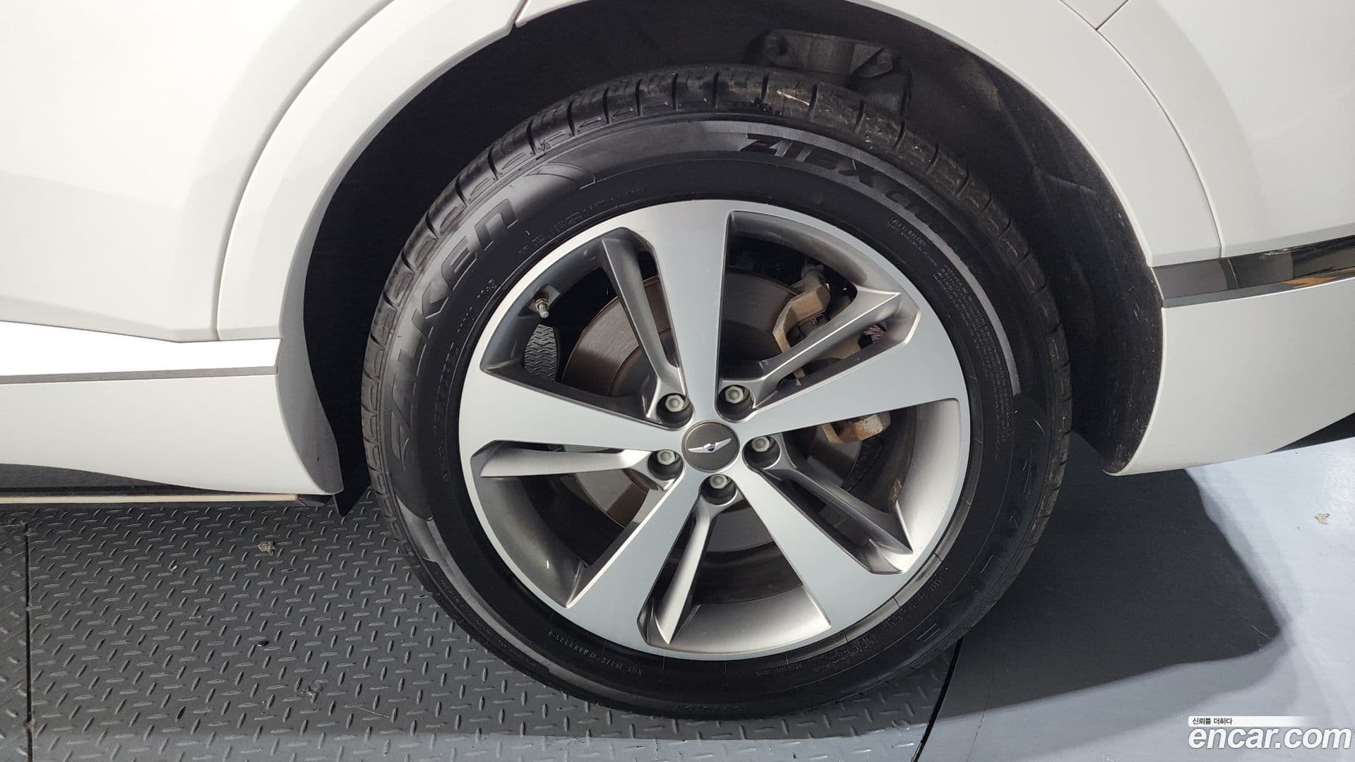 Main__Slider__Photo:GV80 Genesis 2020.5-20