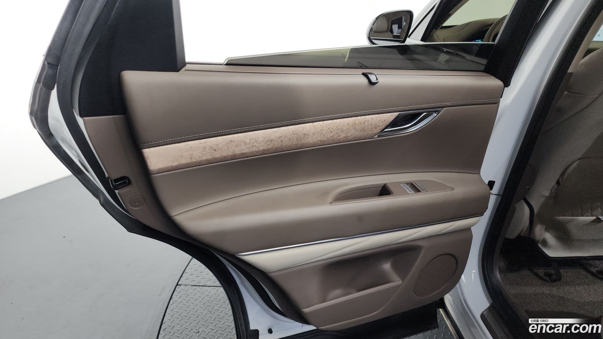 Main__Slider__Photo:GV80 Genesis 2020.5-24