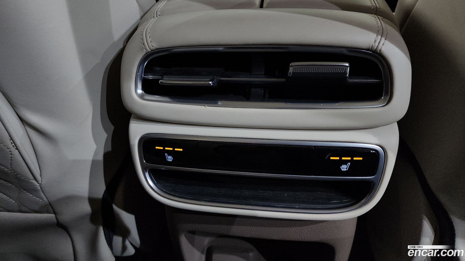 Main__Slider__Photo:GV80 Genesis 2020.5-30