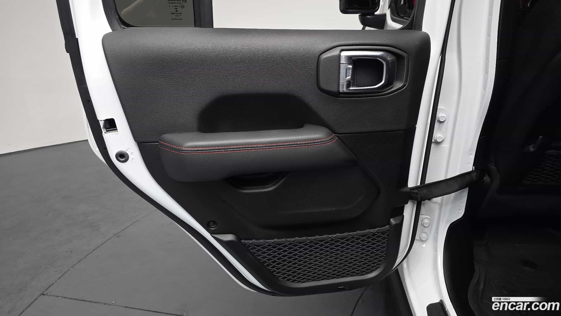 Gladiator Jeep 2023.11-INNER-035