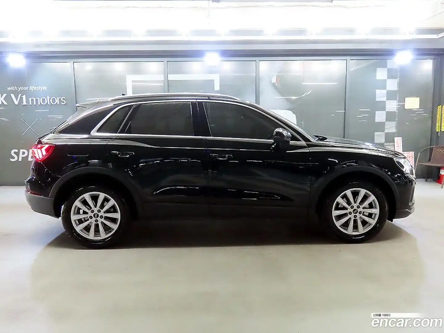 Q3 Audi 2023.10-OUTER-003