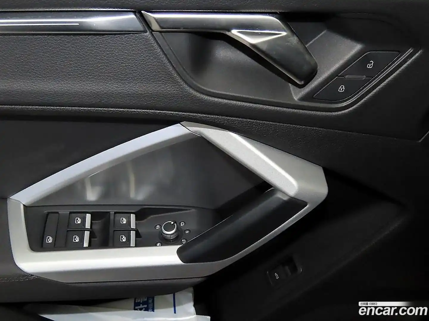 Q3 Audi 2023.10-OPTION-017