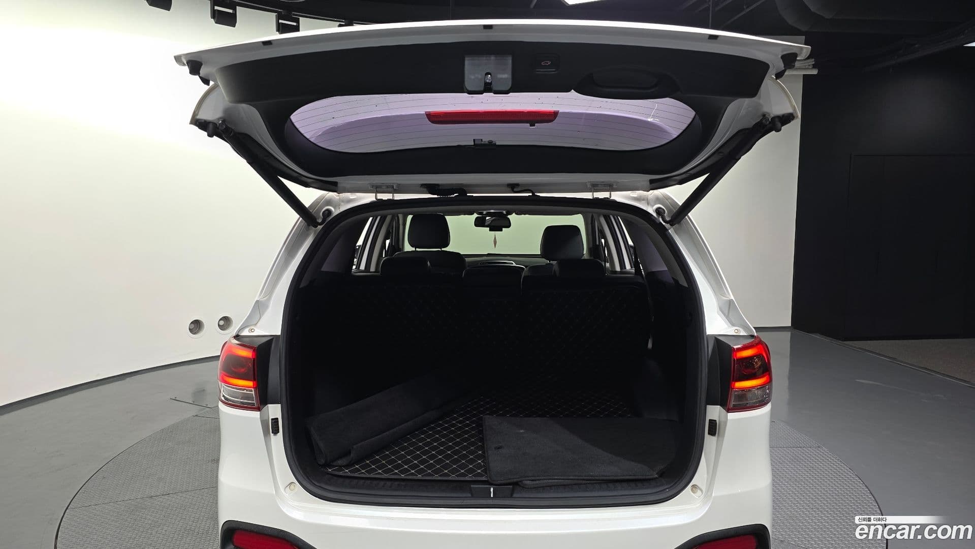 Main__Slider__Photo:Sorento Kia 2014.10-19