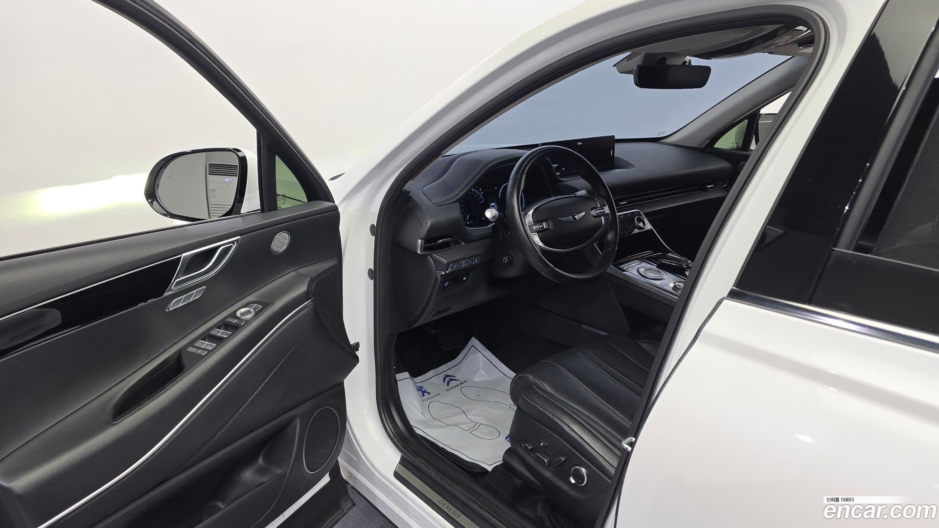Main__Slider__Photo:GV80 Genesis 2020.8-9