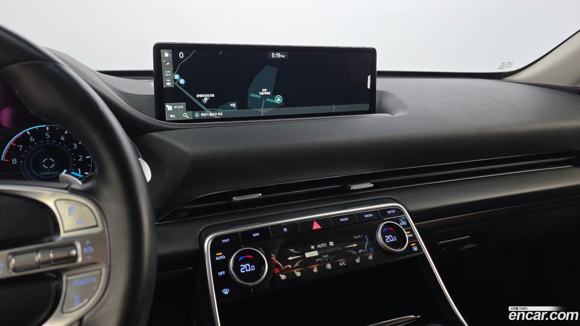 Main__Slider__Photo:GV80 Genesis 2020.8-13