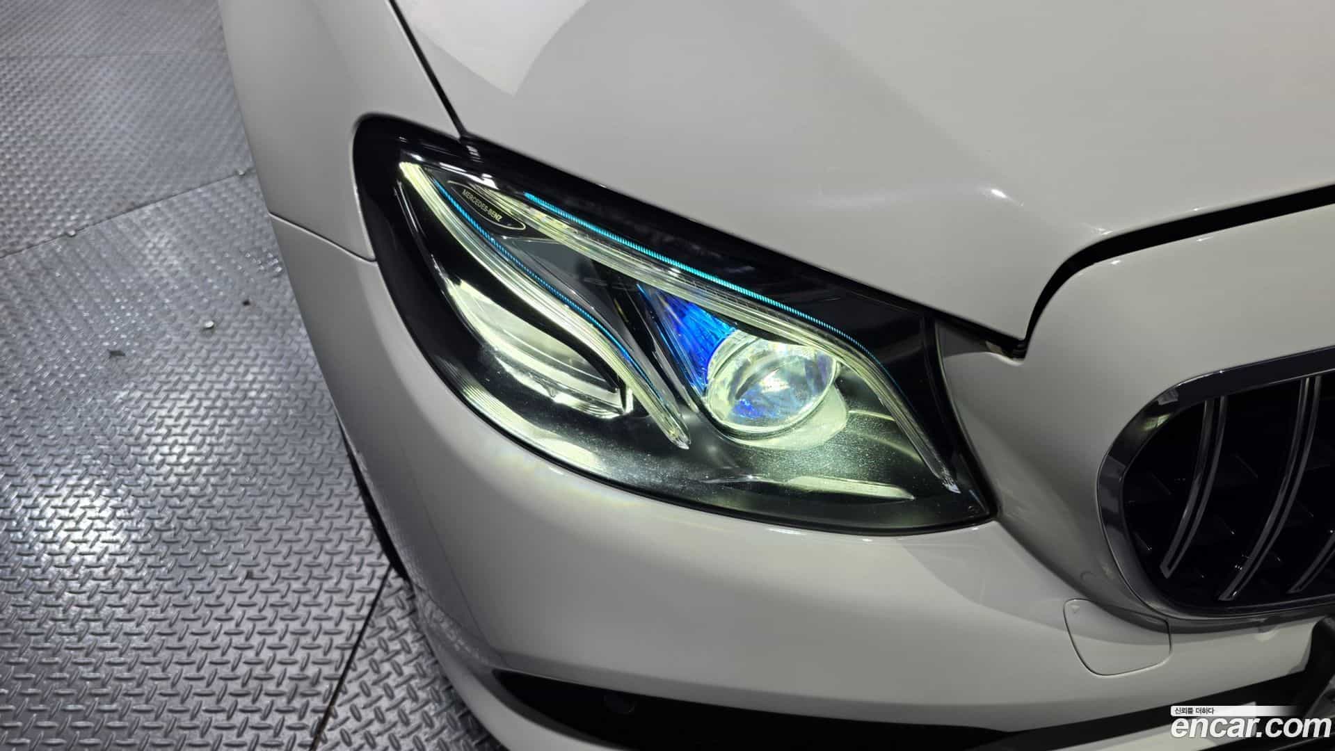 E-Class Mercedes-Benz 2017.1-OUTER-032
