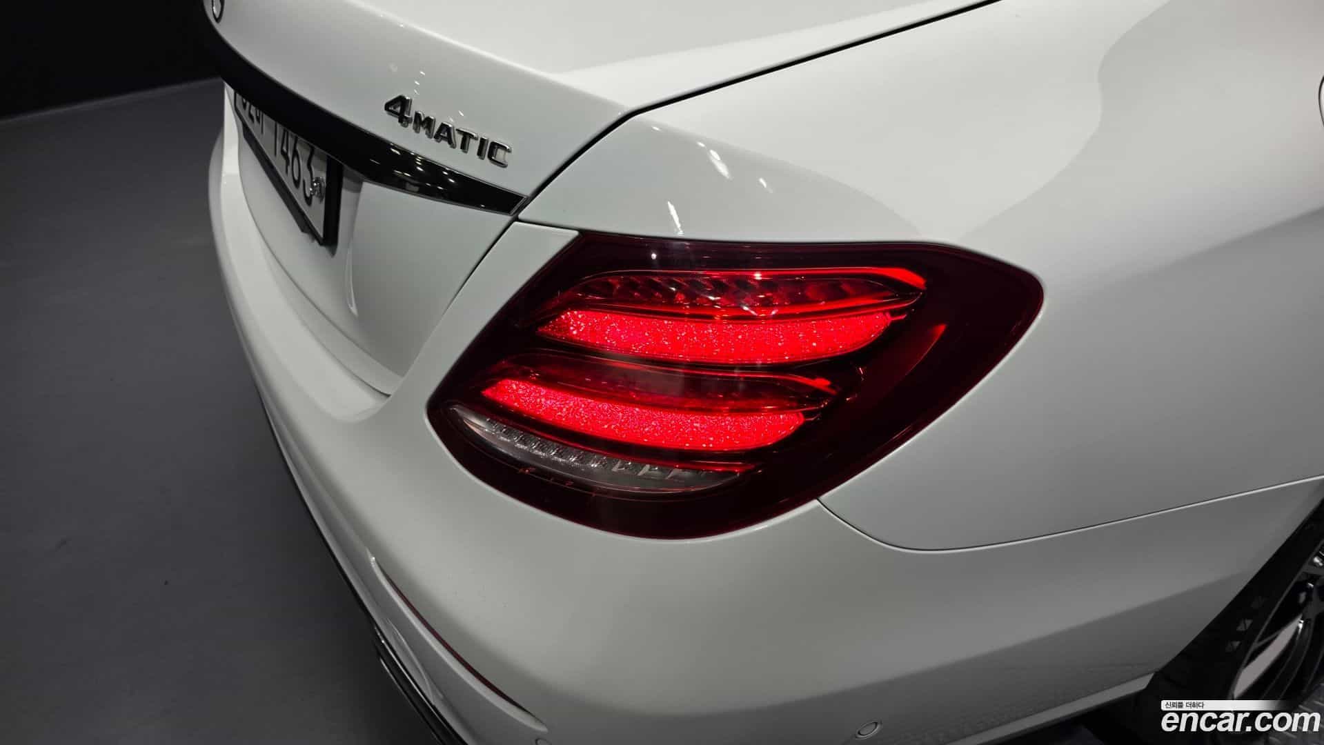 E-Class Mercedes-Benz 2017.1-OUTER-033