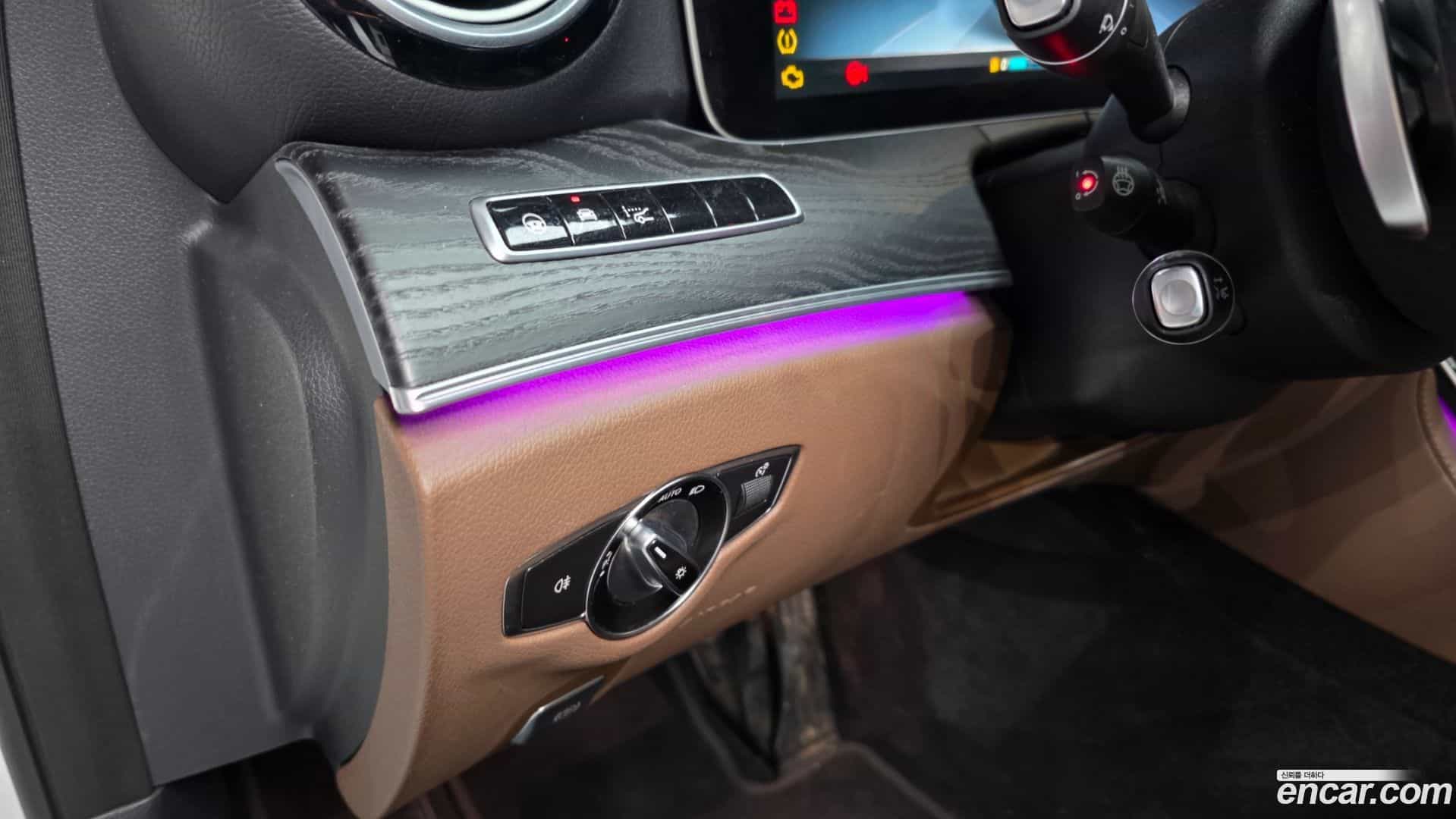 E-Class Mercedes-Benz 2017.1-OPTION-041