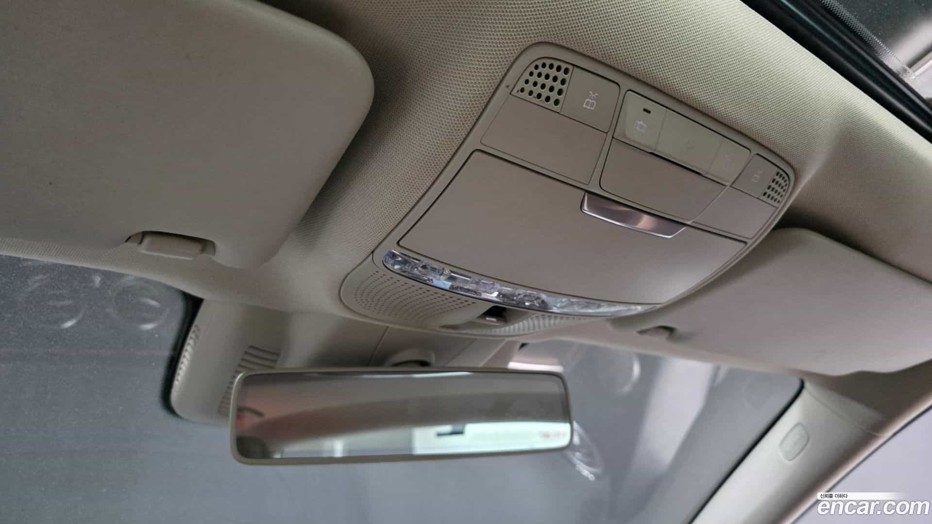 E-Class Mercedes-Benz 2017.1-OPTION-042