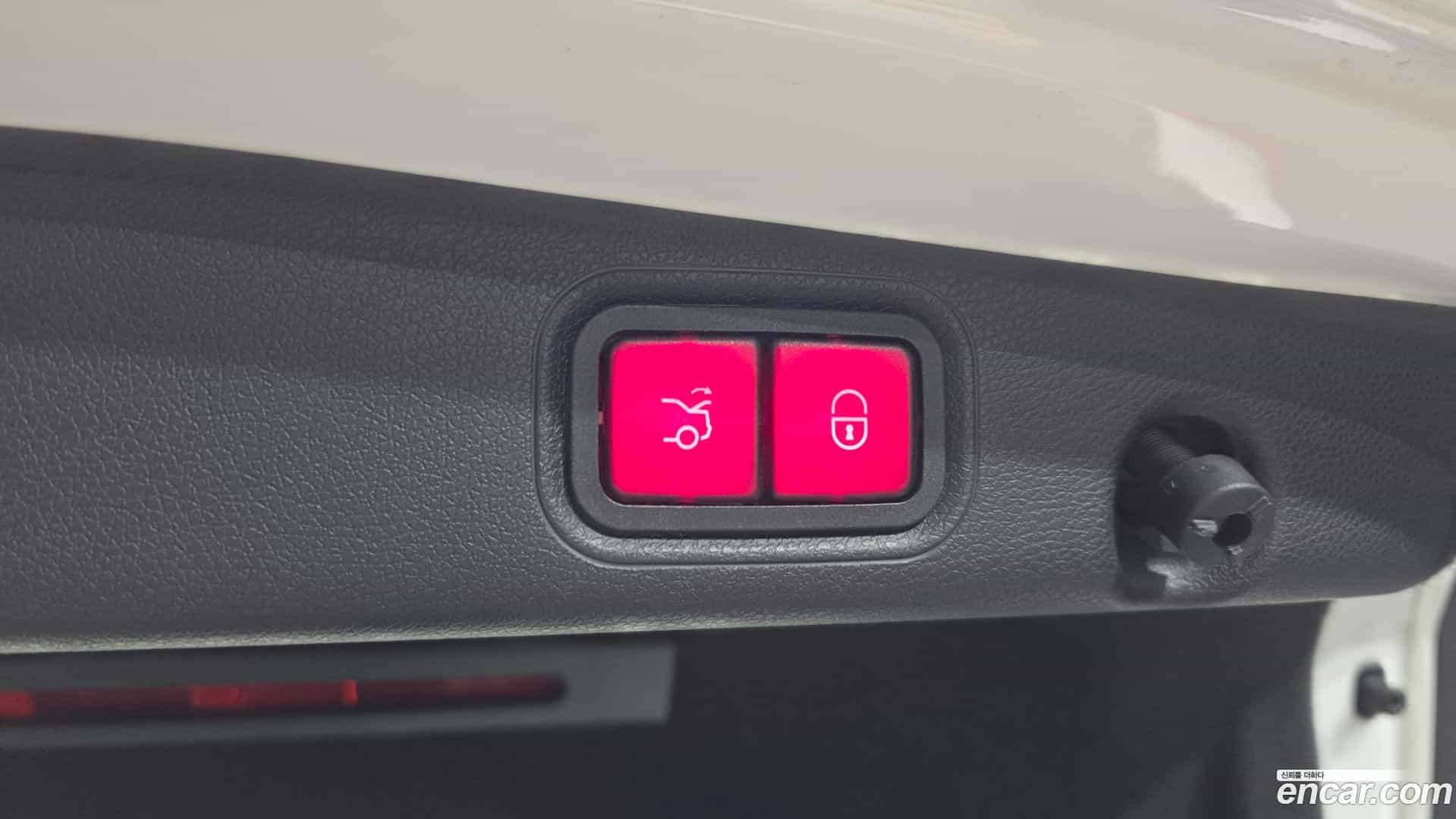 E-Class Mercedes-Benz 2017.1-OPTION-051