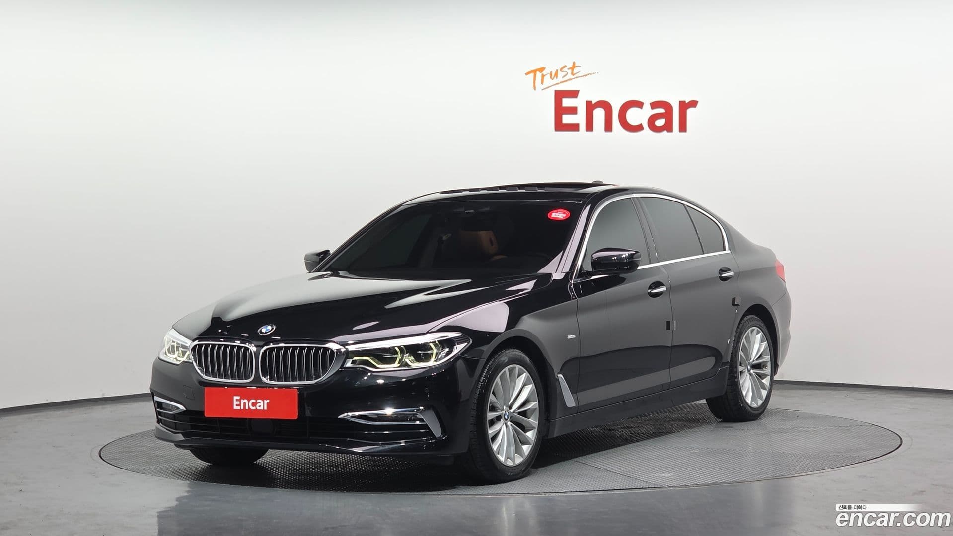 Main__Slider__Photo:5-Series BMW 2018.3-0