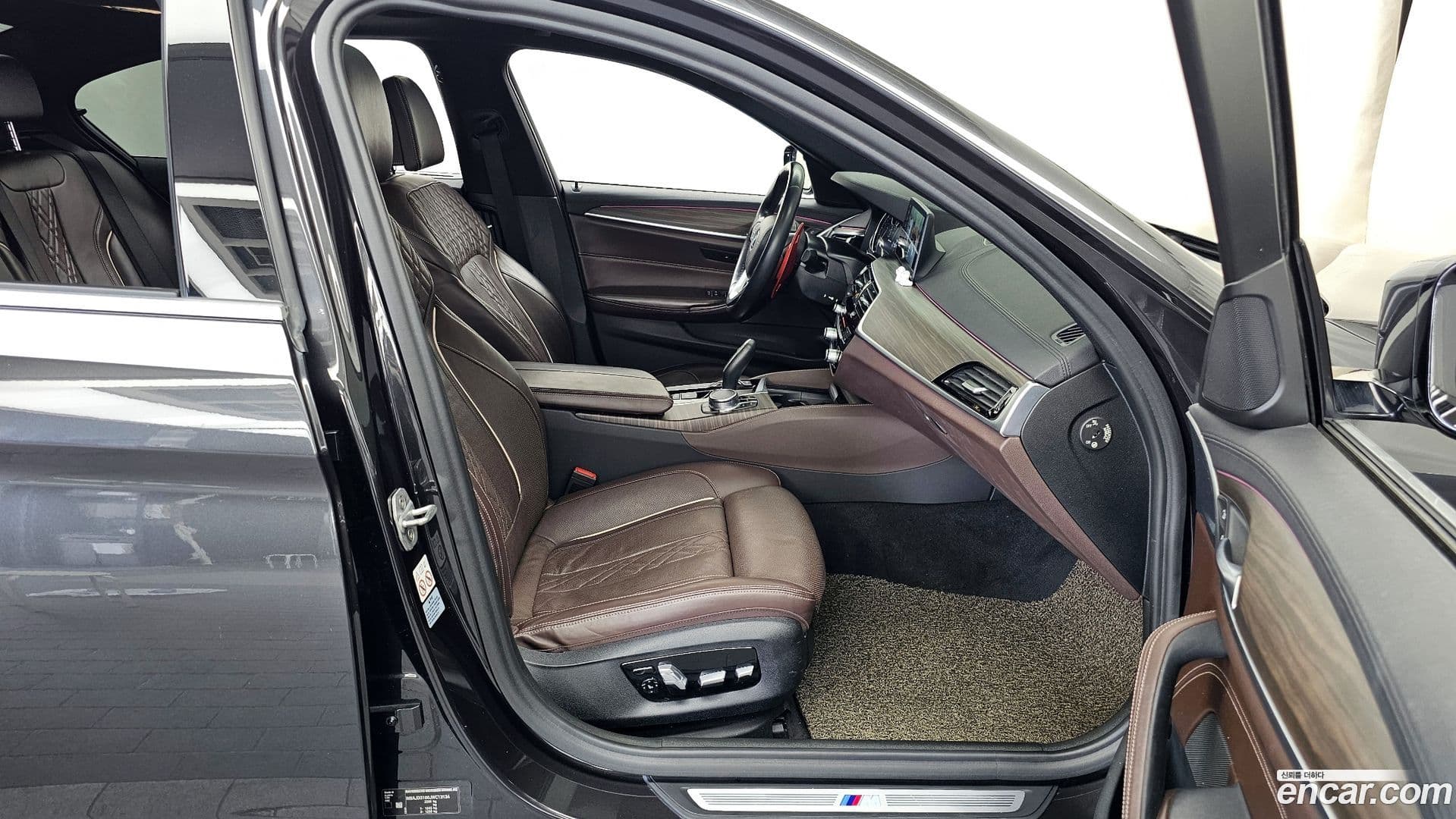 Main__Slider__Photo:5-Series BMW 2017.11-10