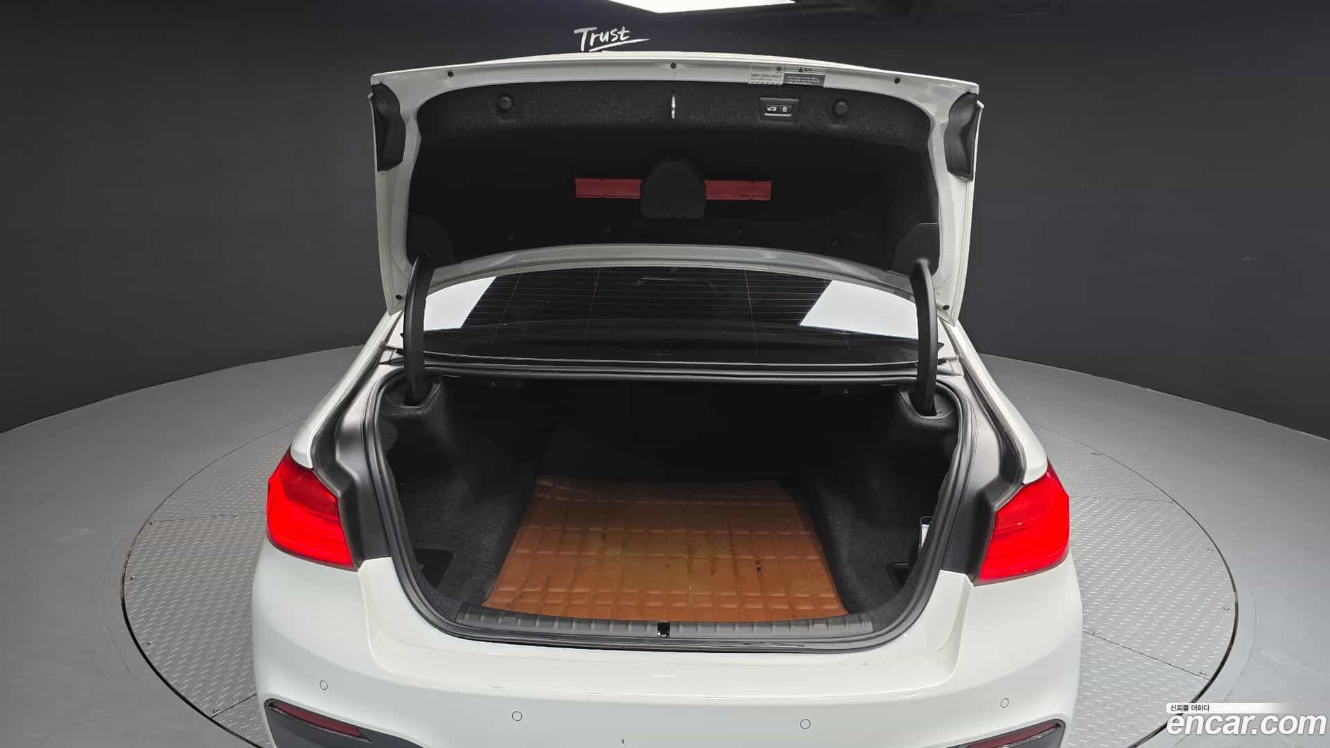 5-Series BMW 2018.6-OPTION-024