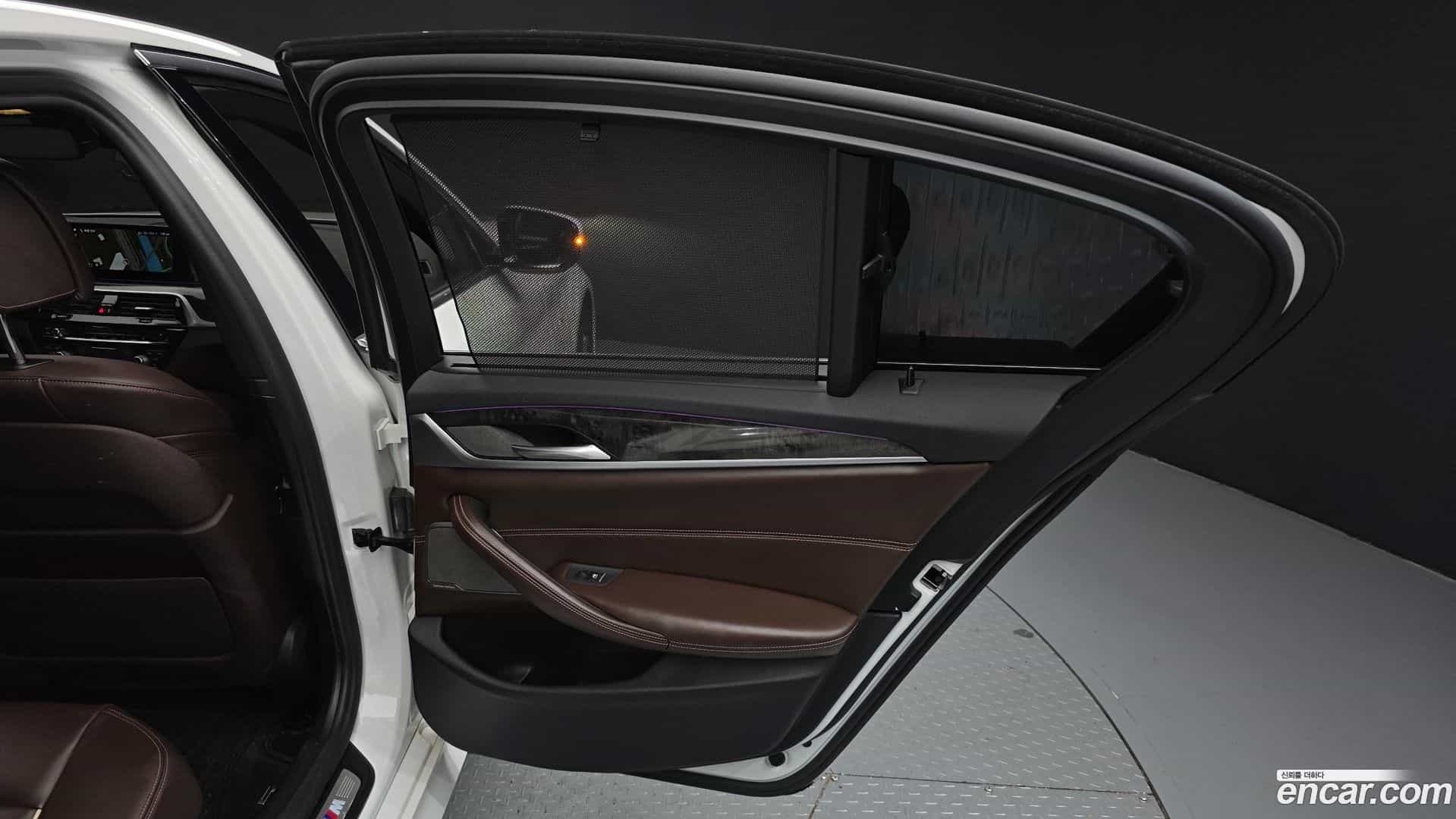 5-Series BMW 2018.6-INNER-035