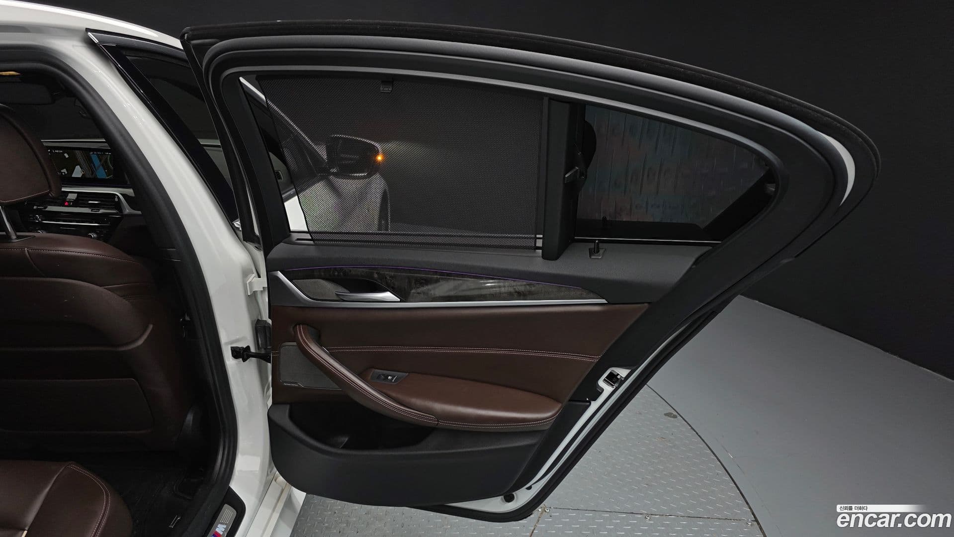 Main__Slider__Photo:5-Series BMW 2018.6-24