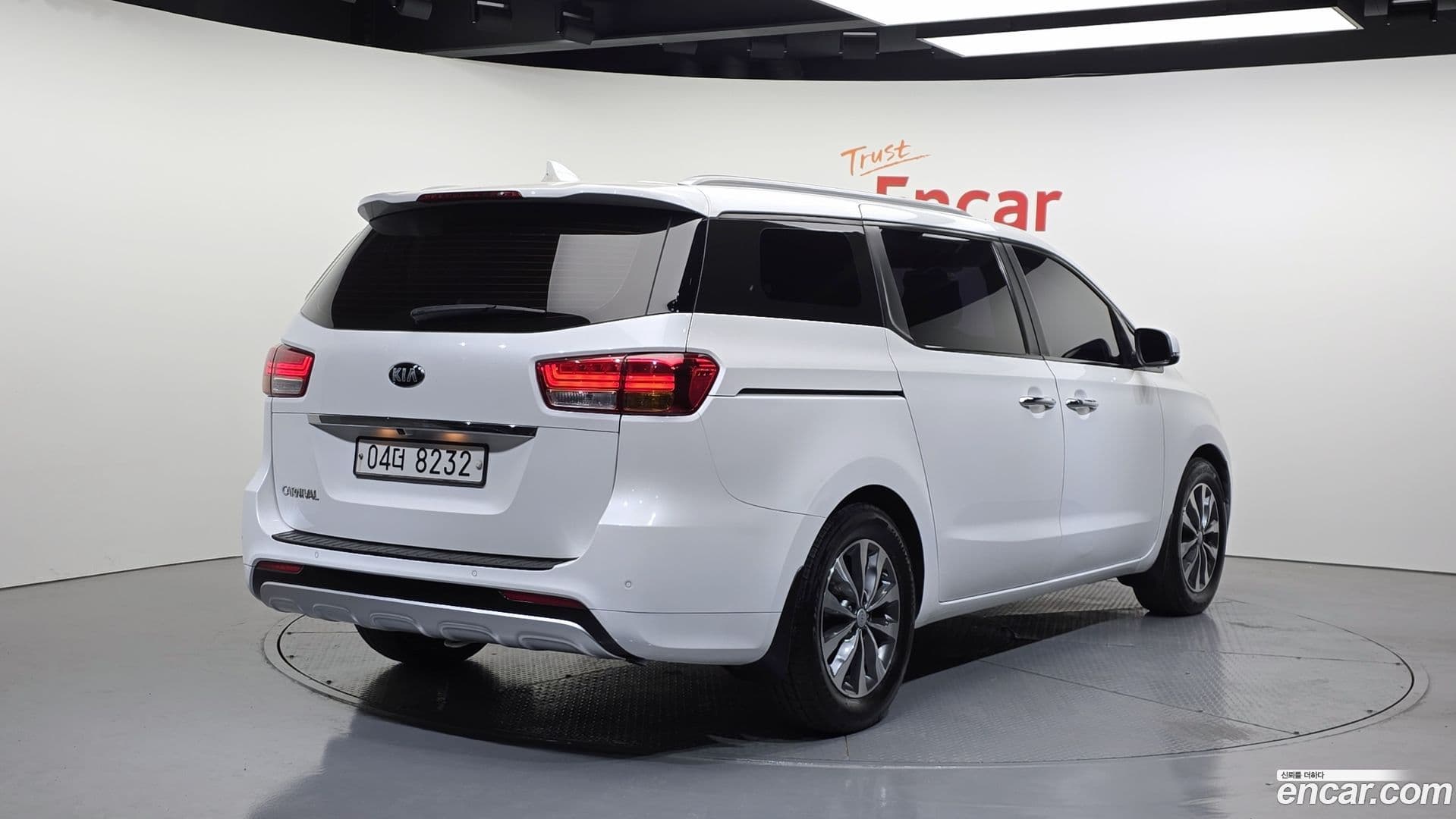 Main__Slider__Photo:Canival Kia 2017.5-1