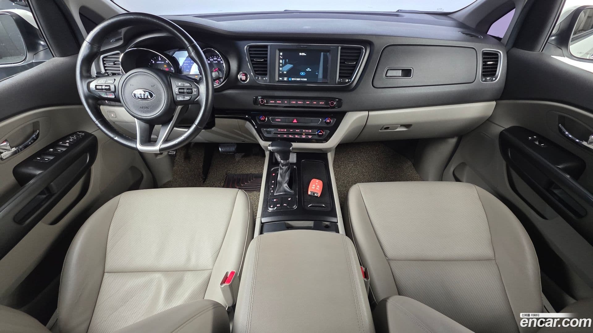 Main__Slider__Photo:Canival Kia 2017.5-6