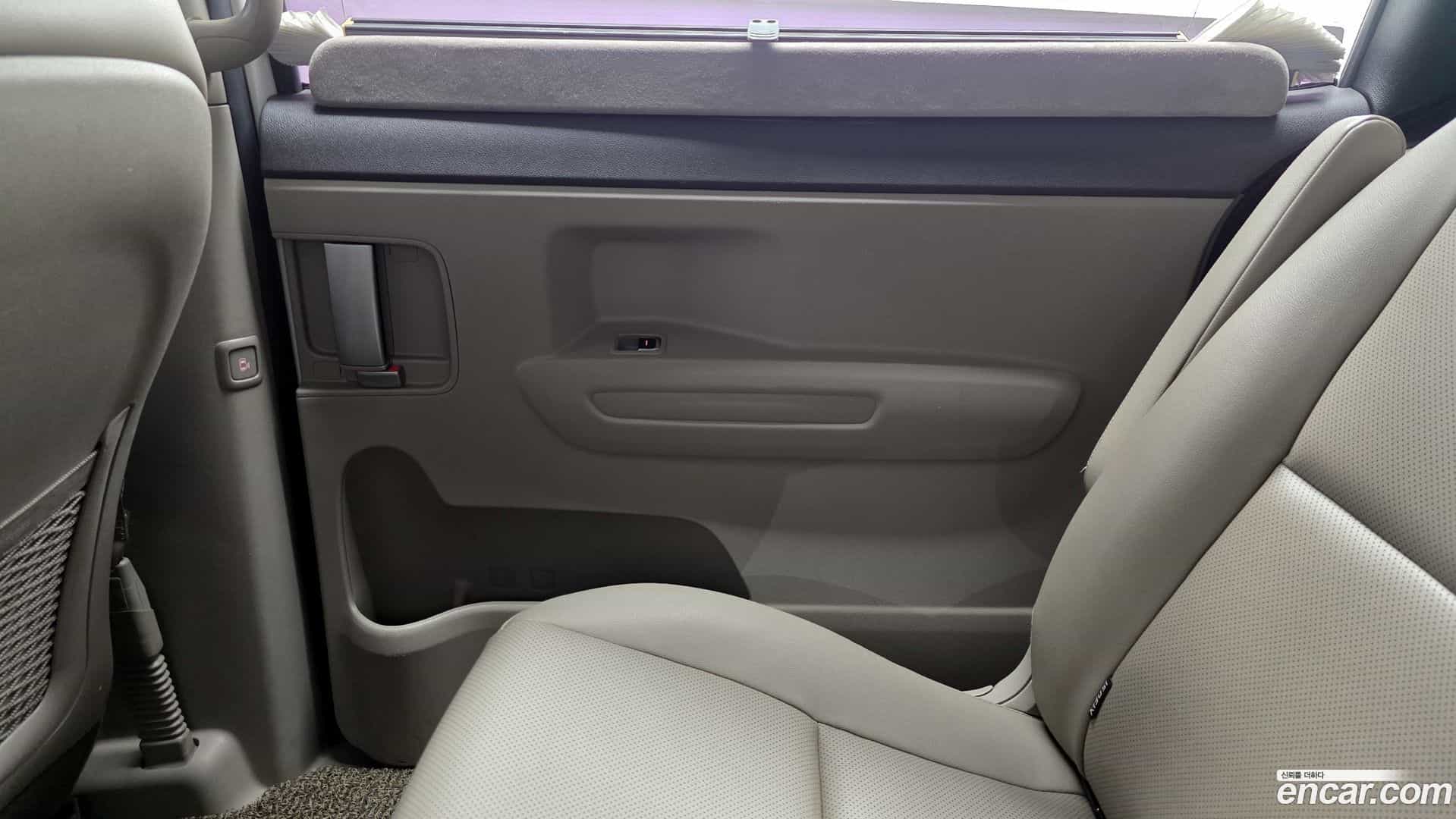 Canival Kia 2017.5-INNER-035